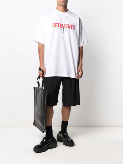 VETEMENTS Flag-logo print cotton T-shirt outlook