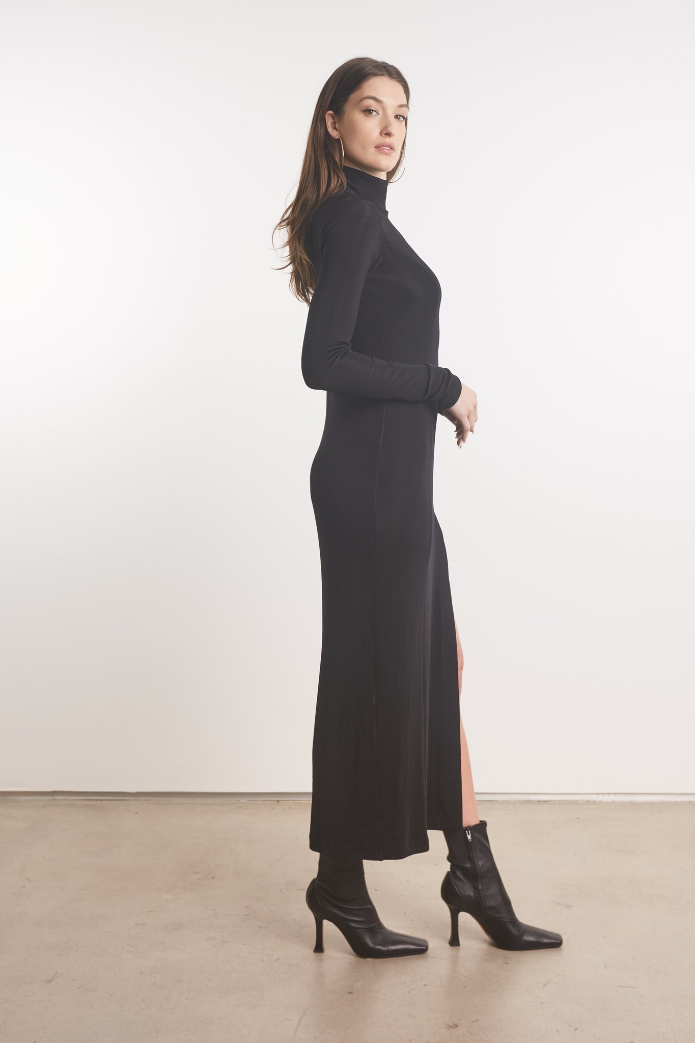 BLACK SLINKY MOCK NECK MAXI DRESS - 4