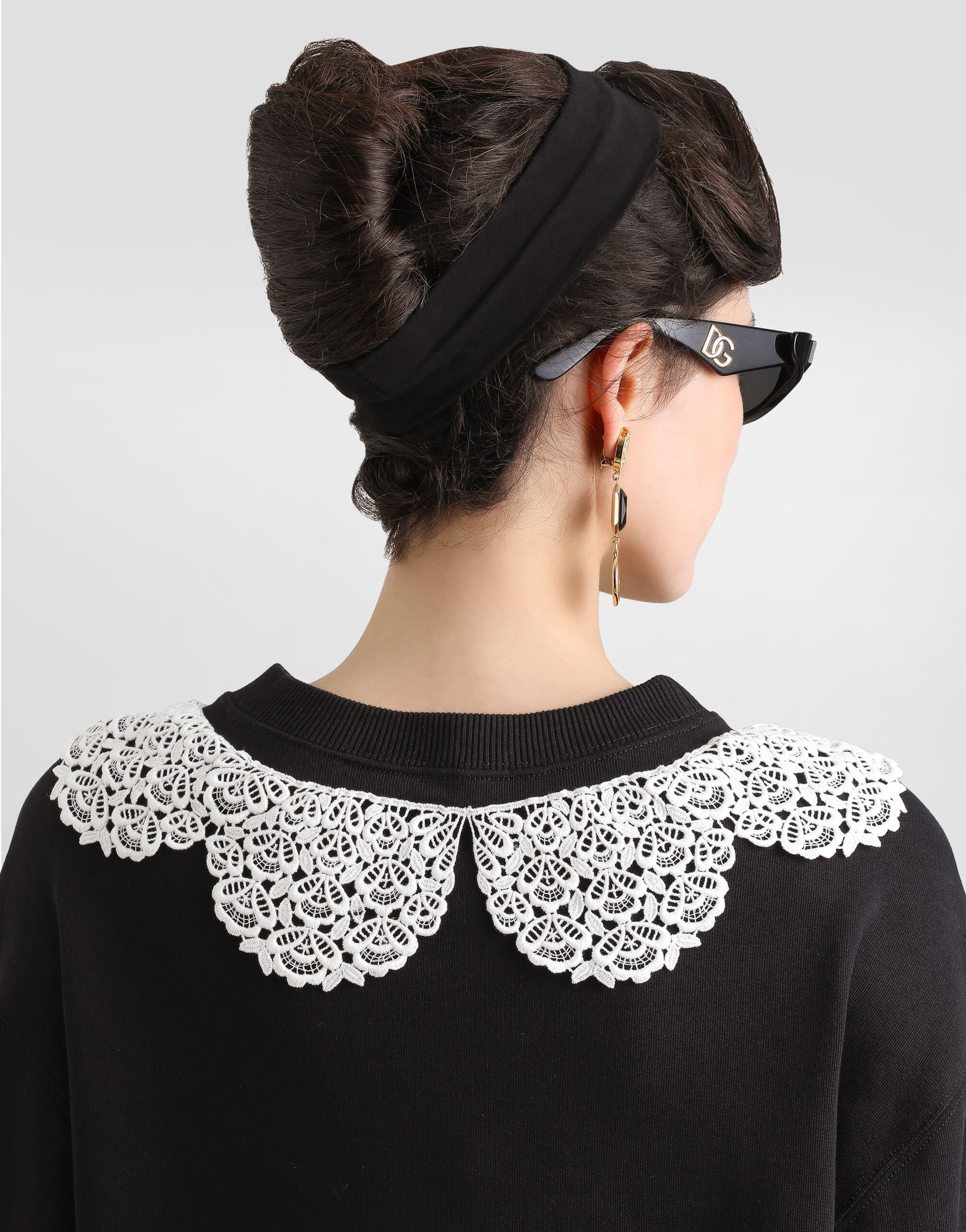 Sweatshirt with macramé and bow - 5