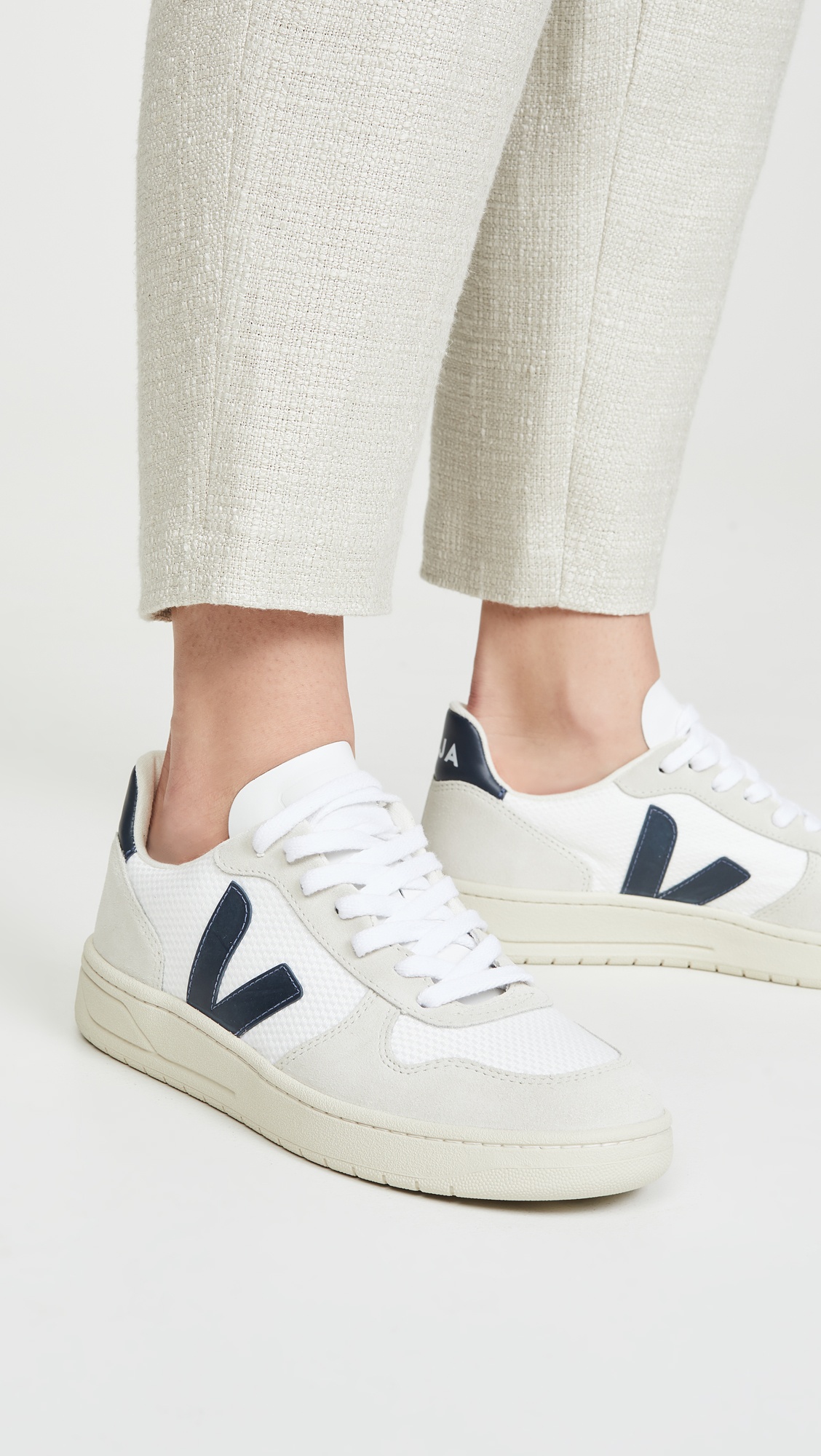 V-10 Sneakers - 2