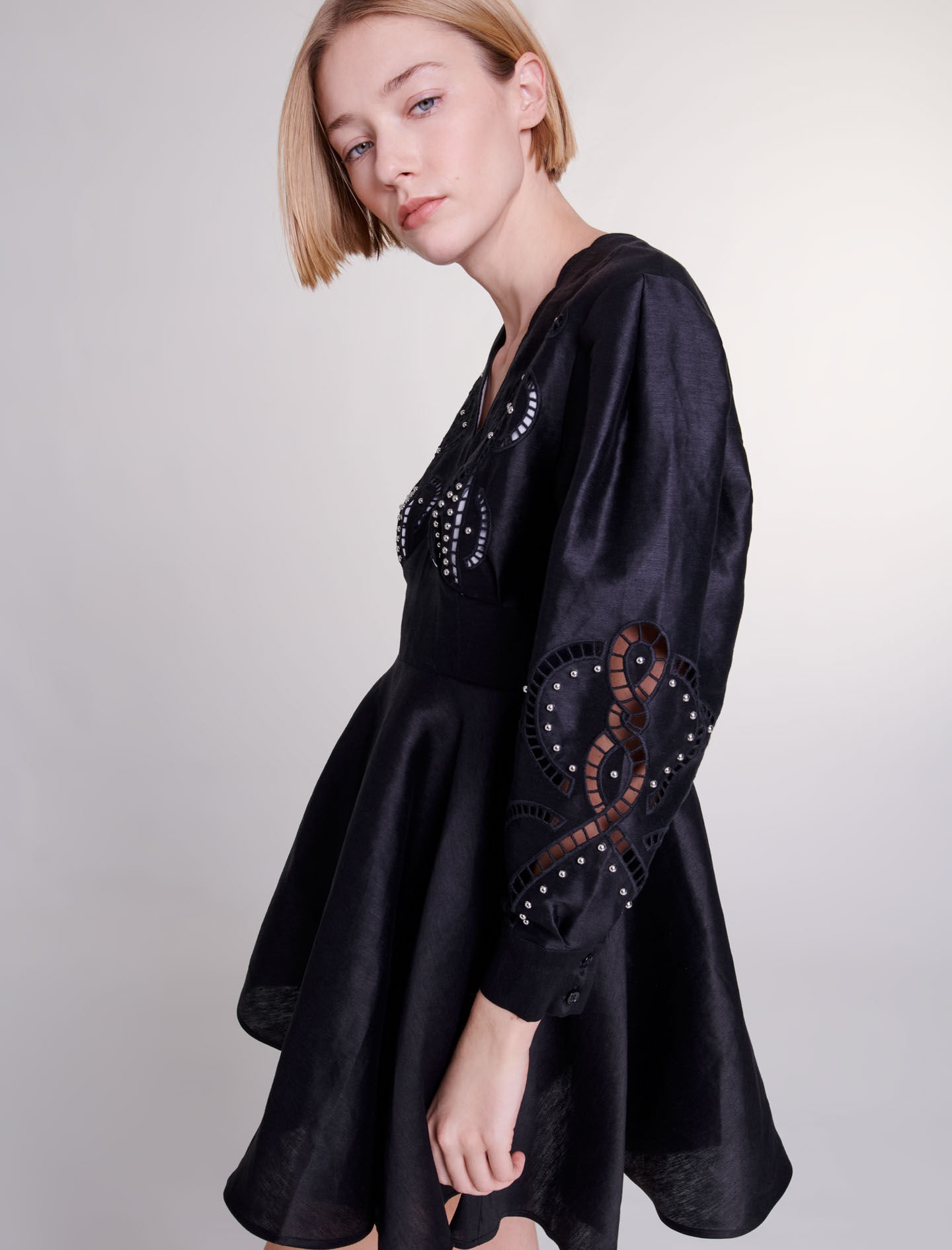 Short embroidered linen dress - 3