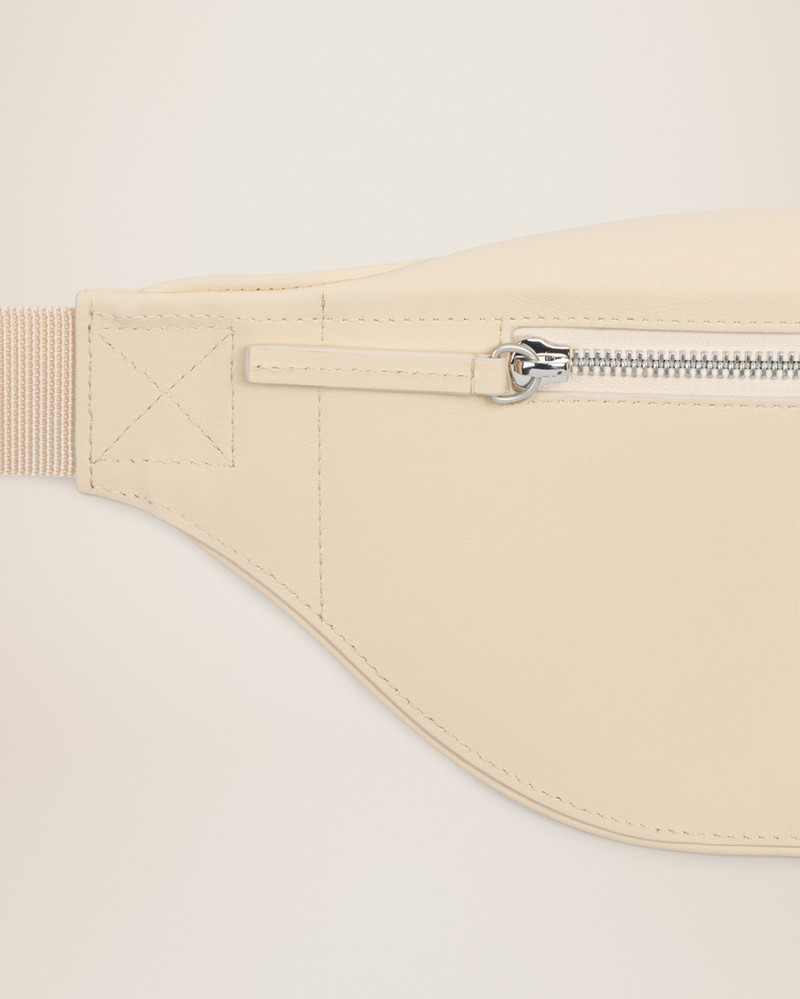 JACQUEMUS La banane Meunier outlook