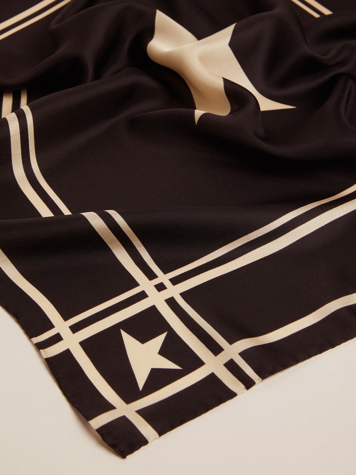 Black foulard with contrasting white stripes and stars - 2
