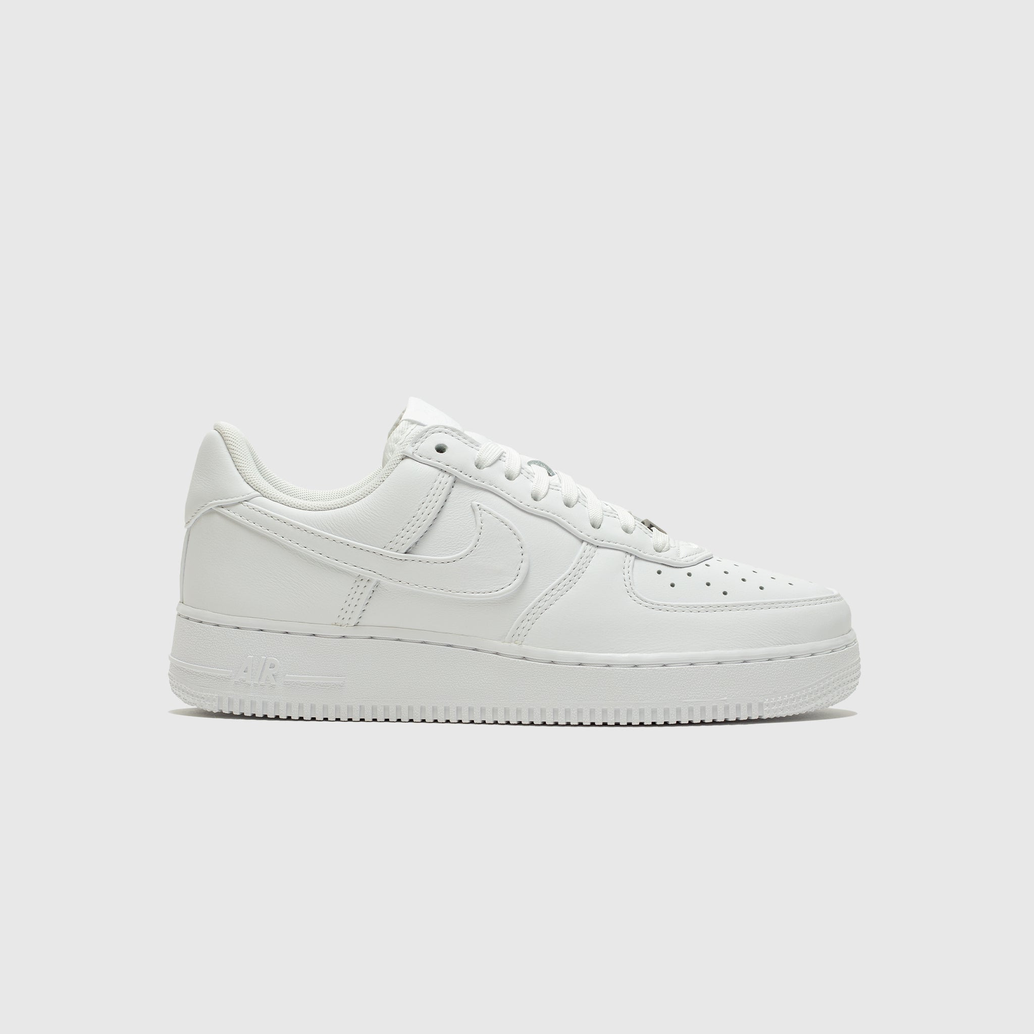 AIR FORCE 1 LOW RETRO PREMIUM "TRIPLE WHITE" - 1