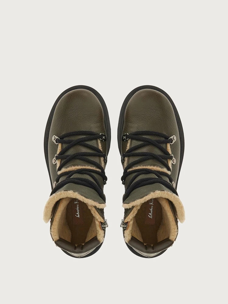 HIKING BOOT - 8