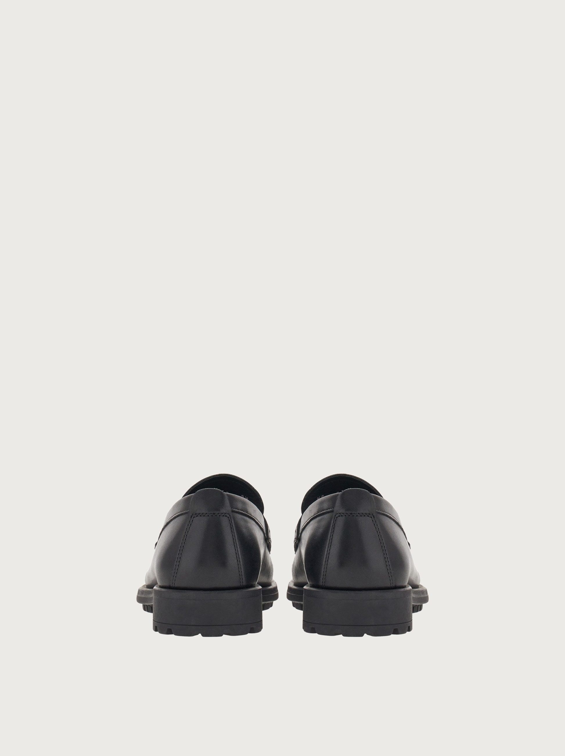 Moccasin with Gancini ornament - 4