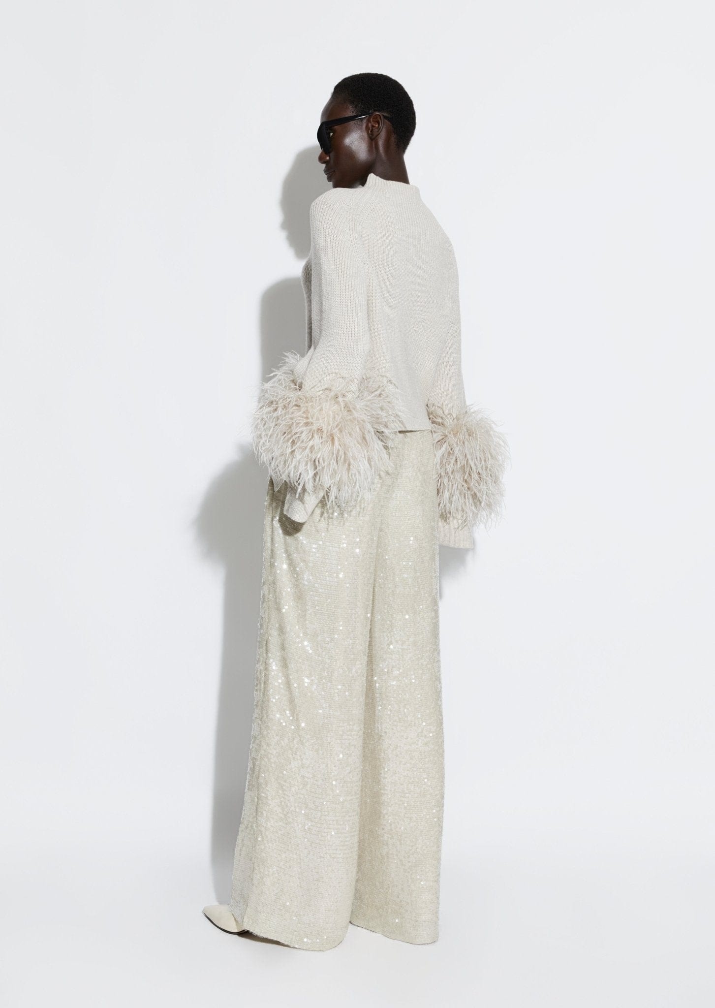 Wool Cropped Raglan Sweater With Feathers - 3