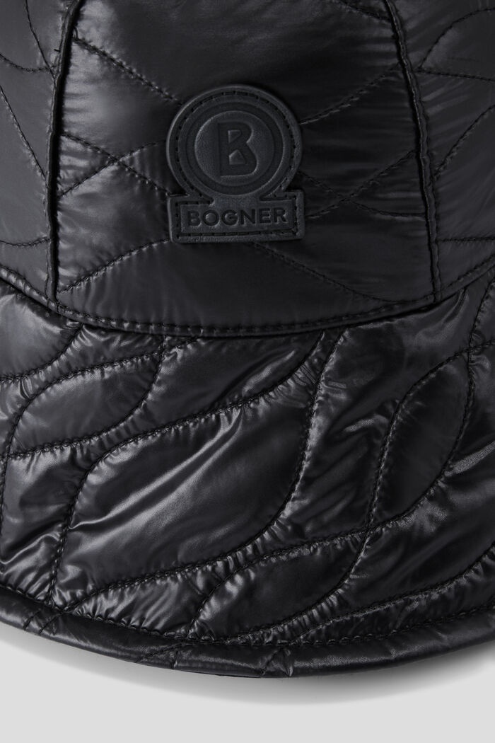 Nalie Quilted bucket hat in Black 2
