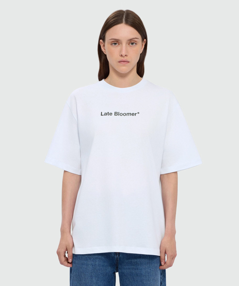 MSGM White short-sleeve cotton jersey T-shirt with "Late Bloomer" quote print on the front outlook