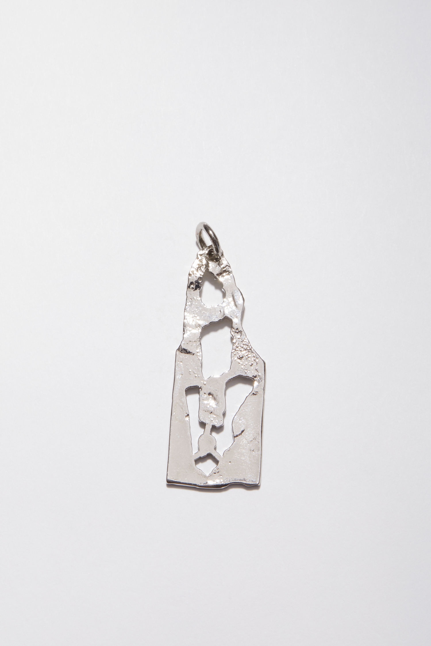 A pendant - Silver - 1