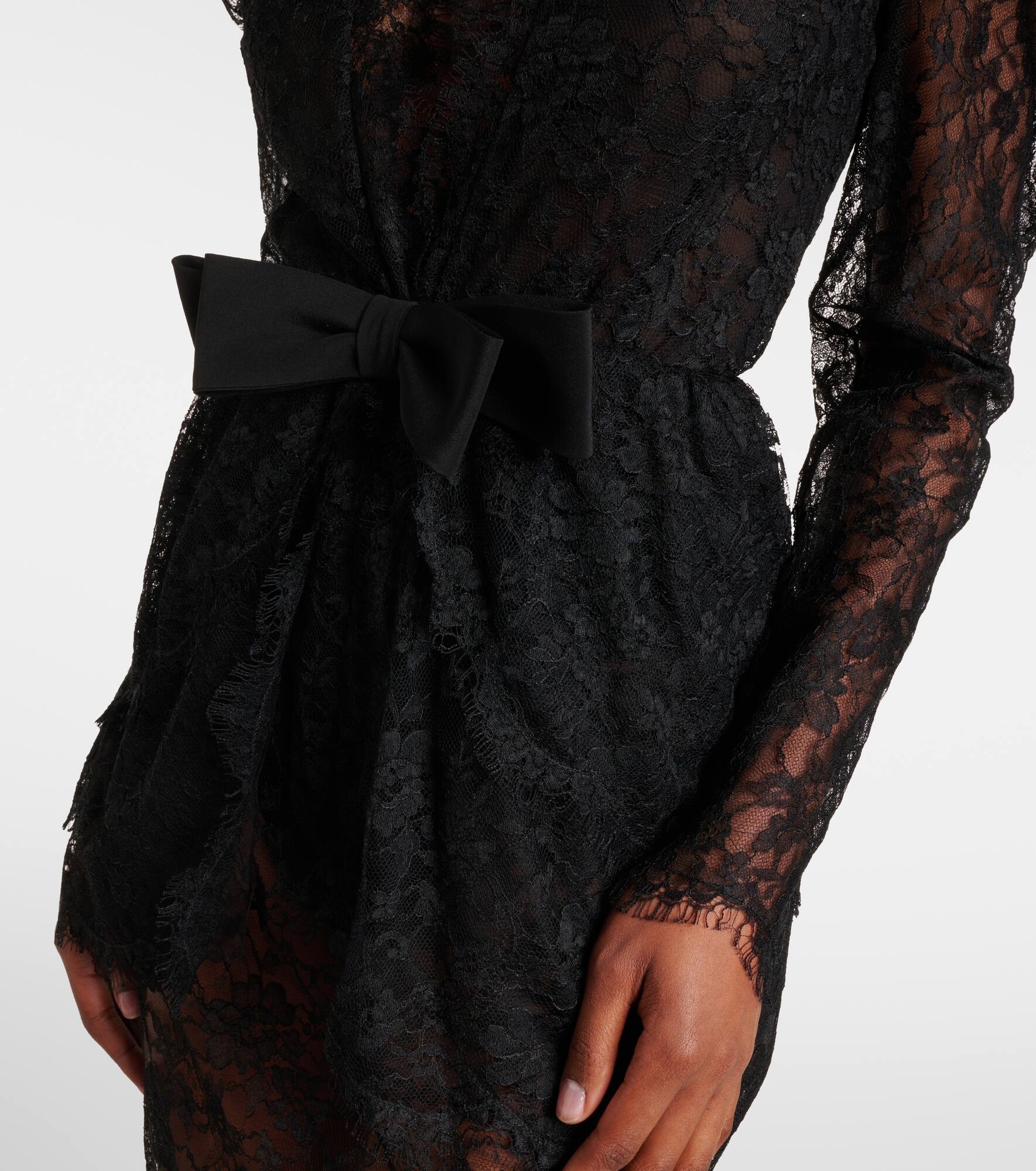 Lace gown - 5