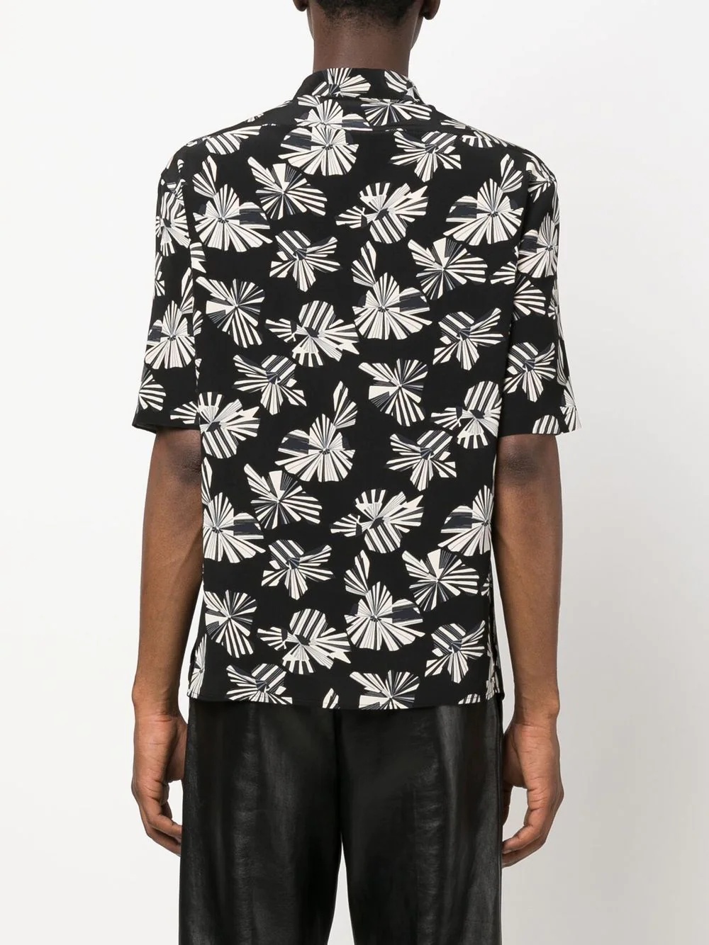 graphic-print short-sleeve shirt - 4