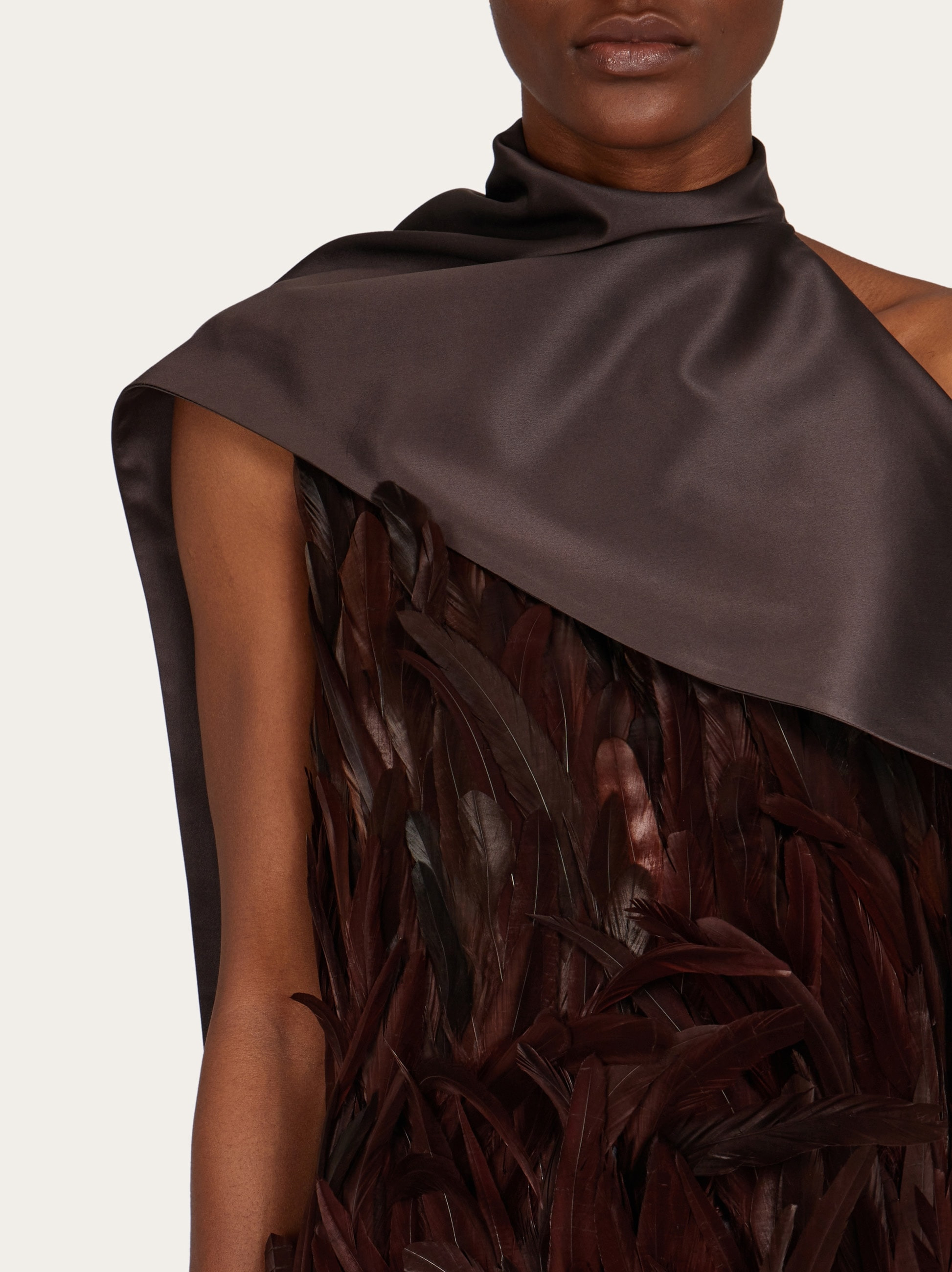Feather embellished dress - 5