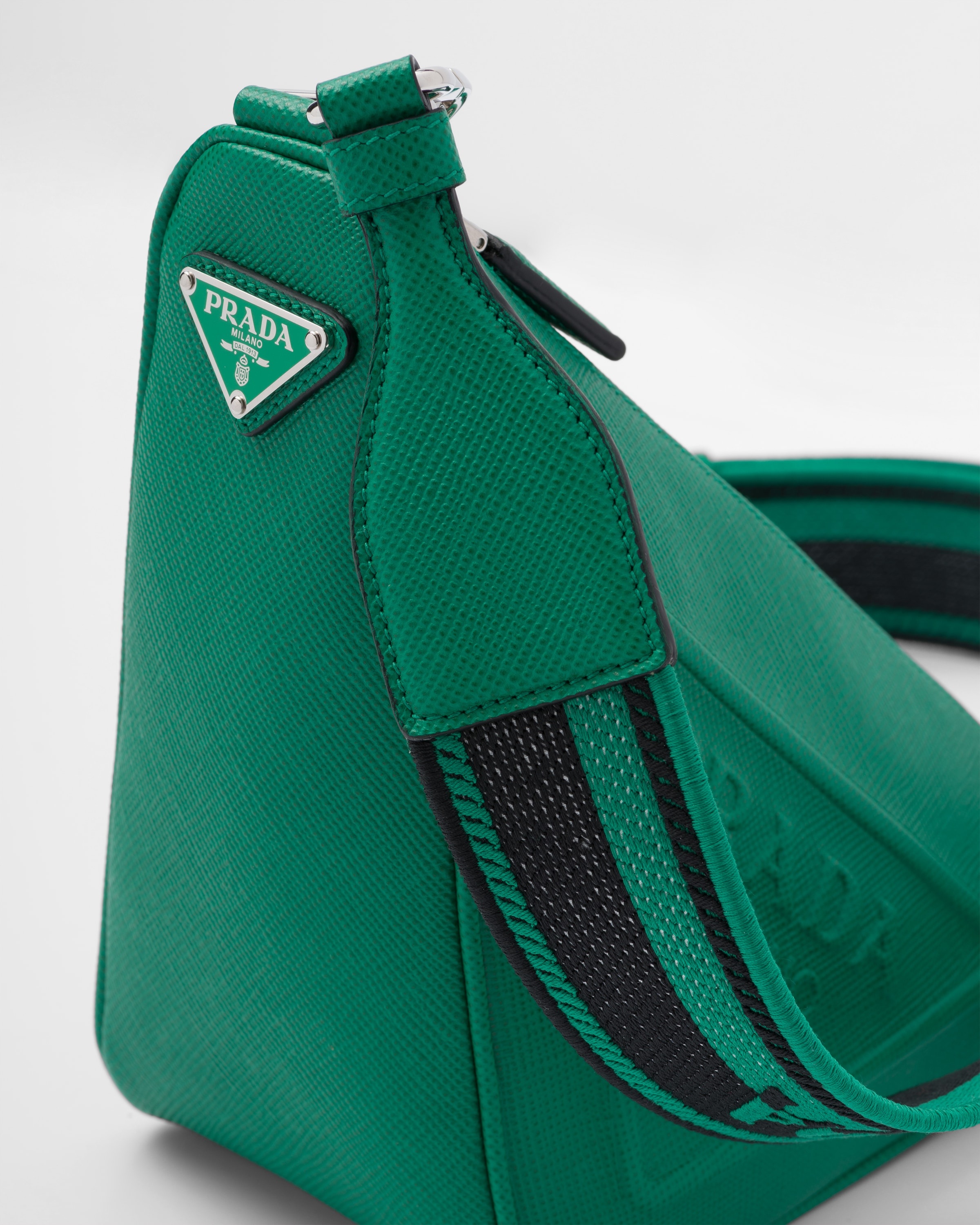 Saffiano Prada Triangle bag - 6