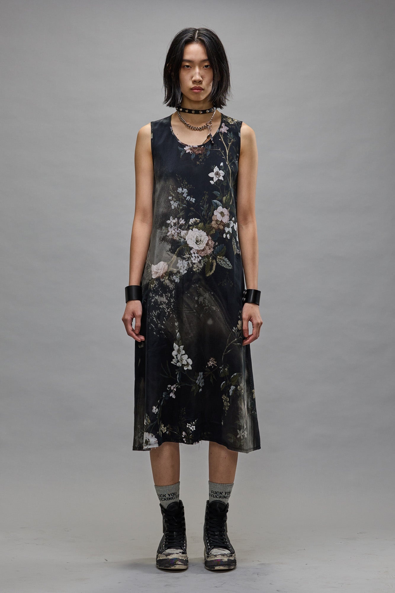 SLEEVELESS MIDI - BLEACHED BLACK FLORAL - 2