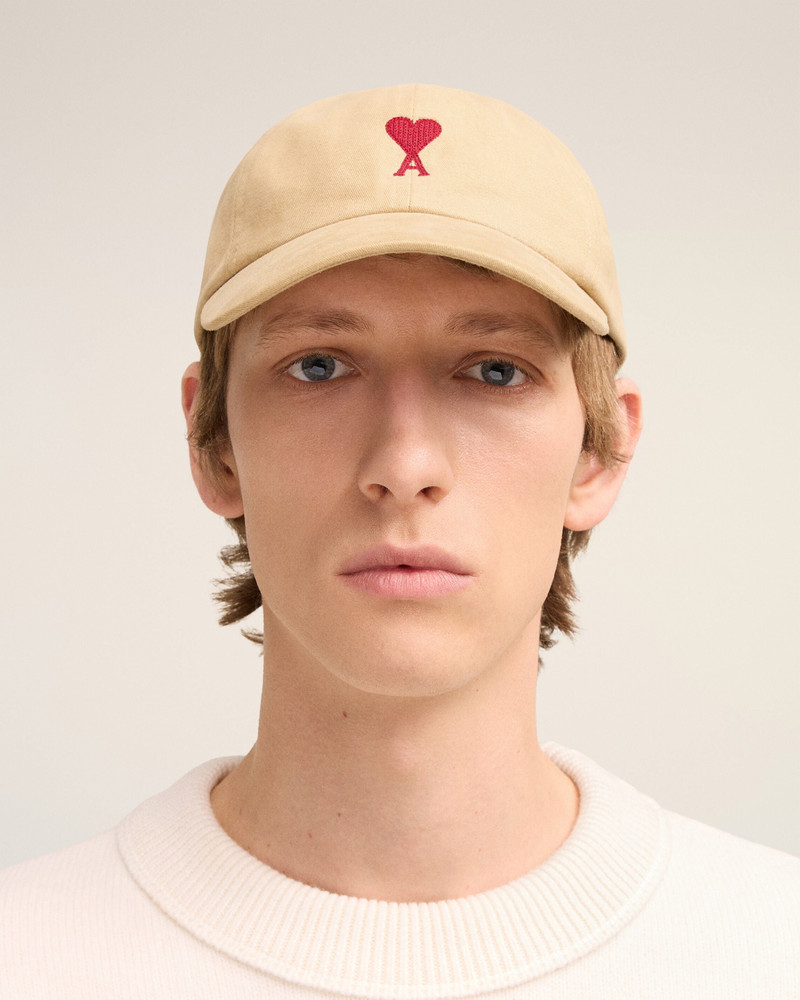 AMI Paris RED AMI DE COEUR EMBROIDERY CAP outlook