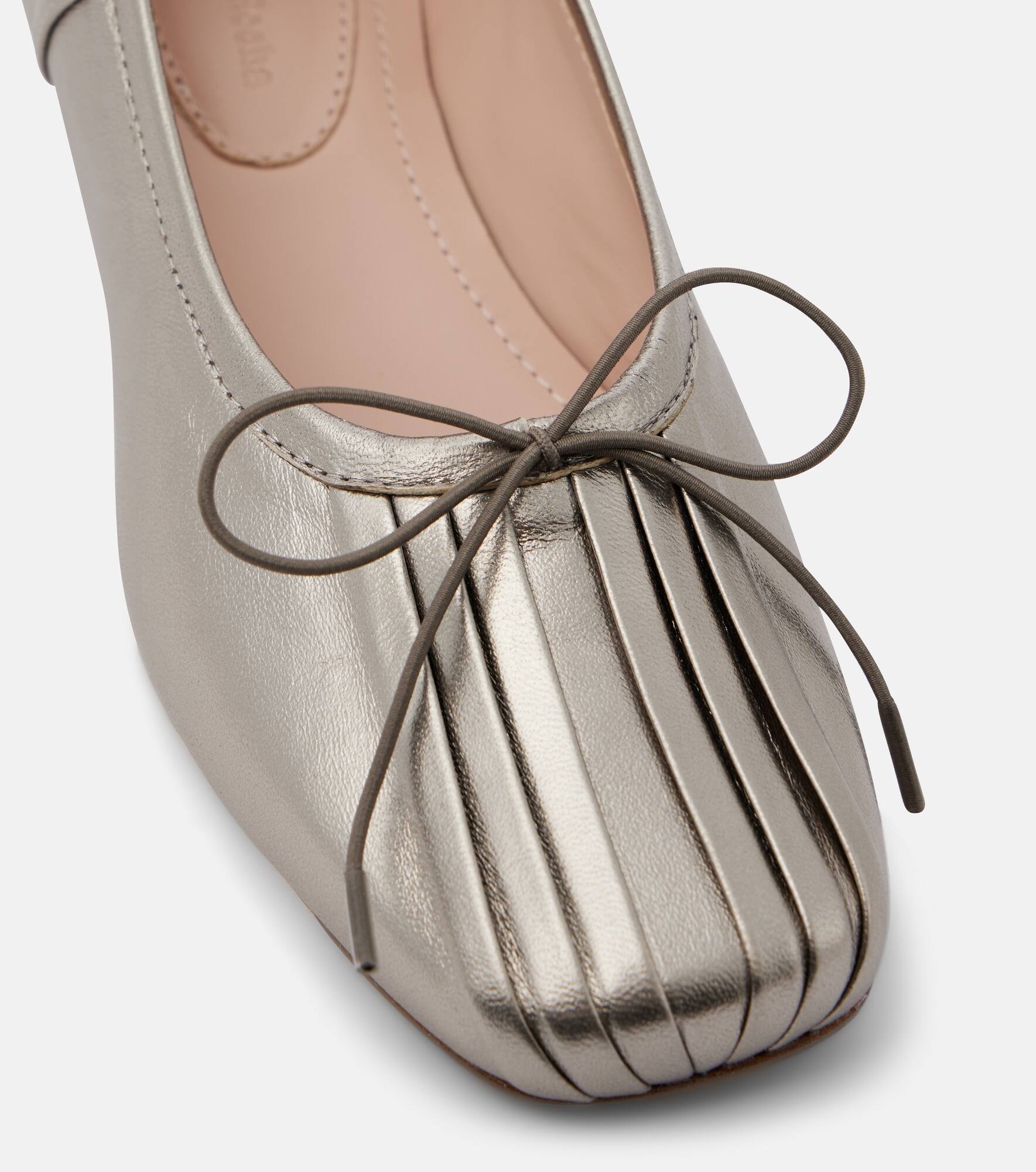 Classic pleated leather ballet flats - 6