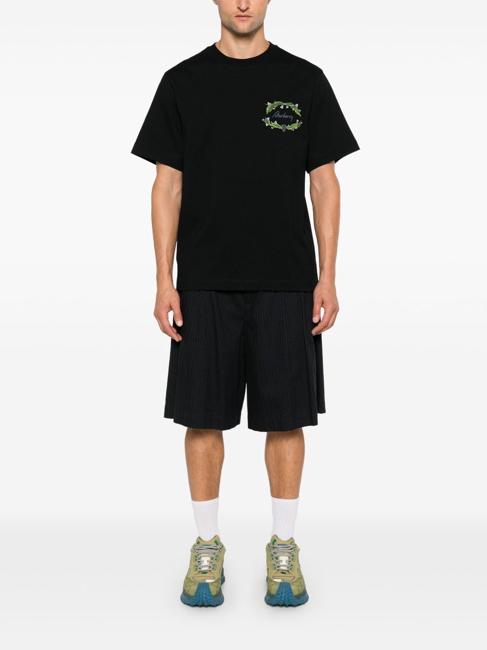 【関税込み】Burberry ブラック Thistle Logo Tシャツ Burberry Thistle Logo T-Shirt – Bluefly