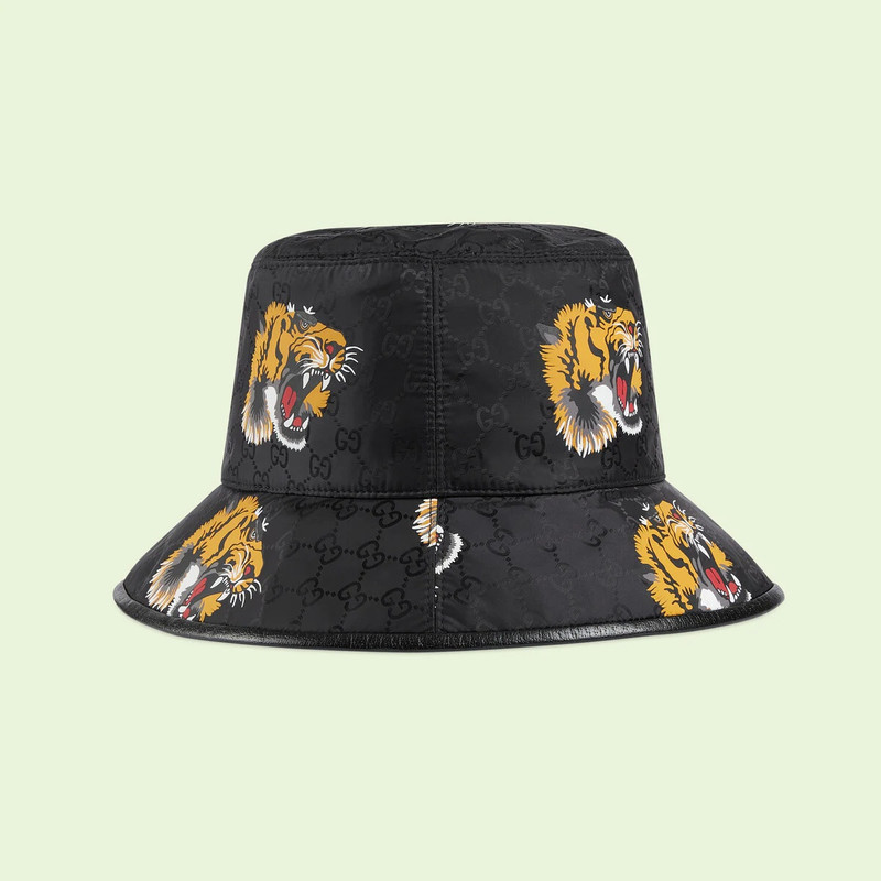 GUCCI GG bucket hat with tiger print outlook