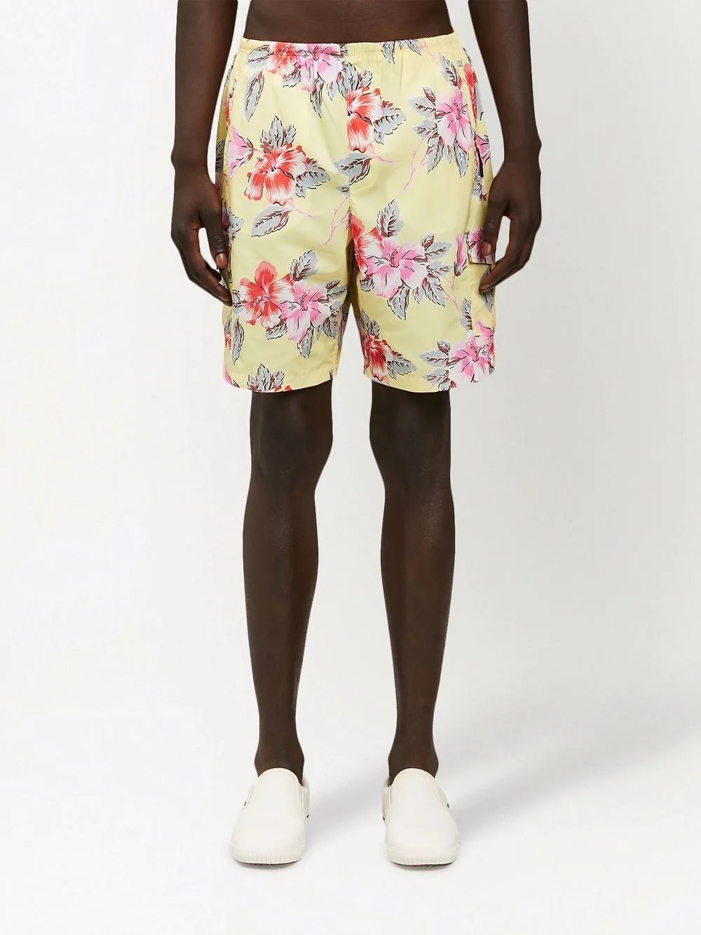 hibiscus-print cargo swim shorts - 3