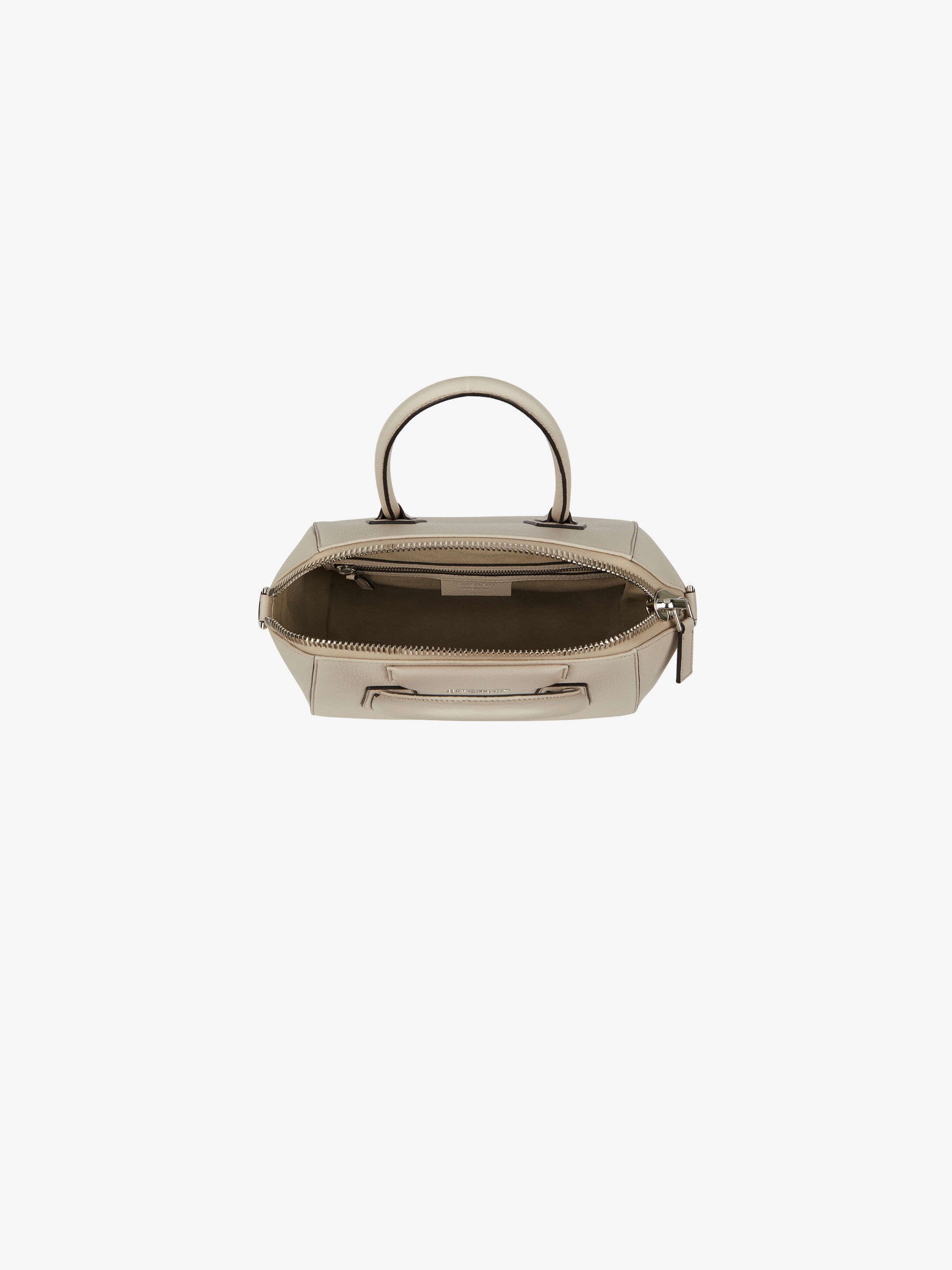 Small Antigona bag in grained leather - 4