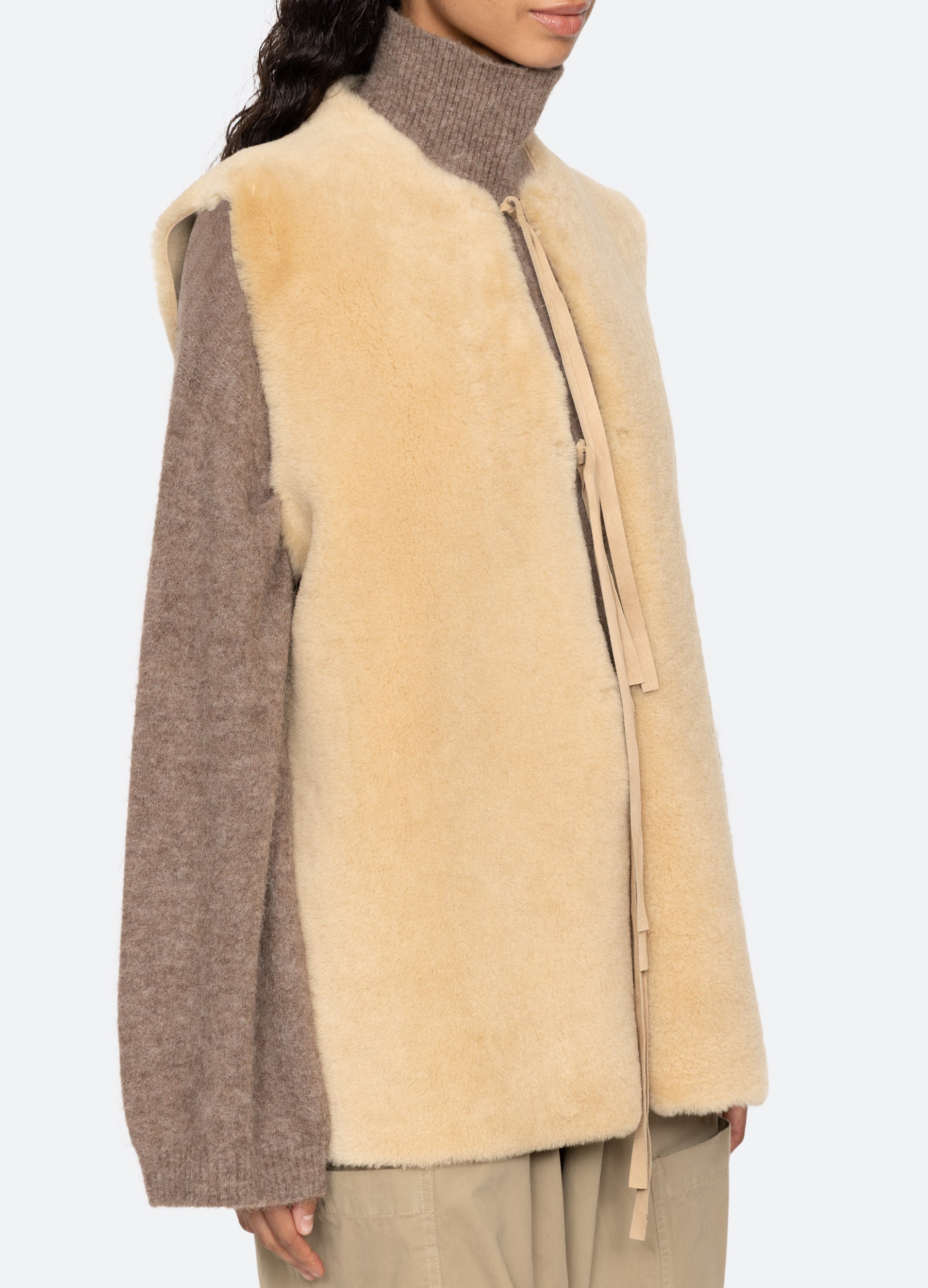Elliot Vest - 7