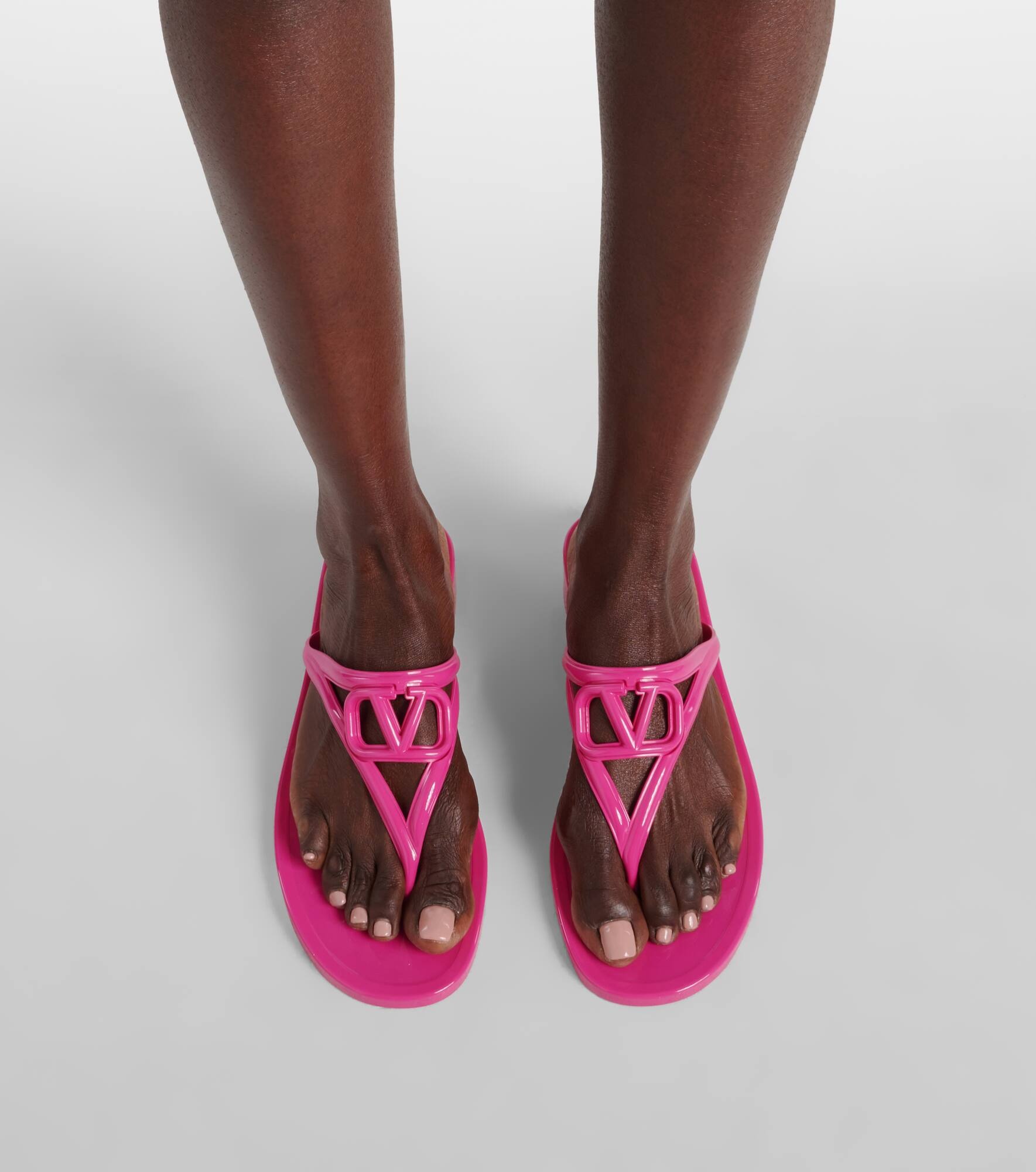 VLogo Signature rubber thong sandals - 4