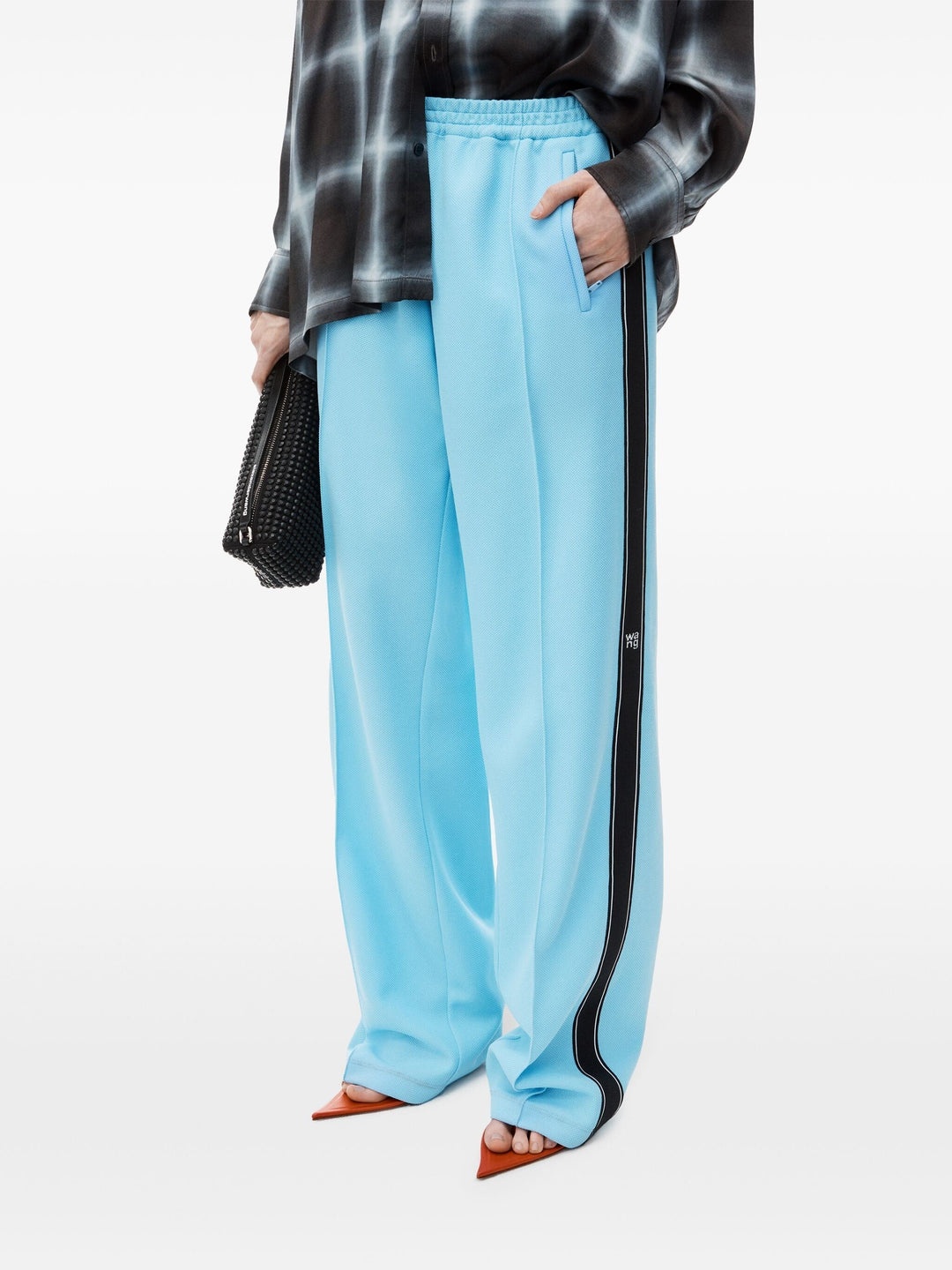 【関税込み】alexanderwang.t ブルー ピンタック トラックパンツ alexanderwang.tのブルー ピンタック トラックパンツがセール中