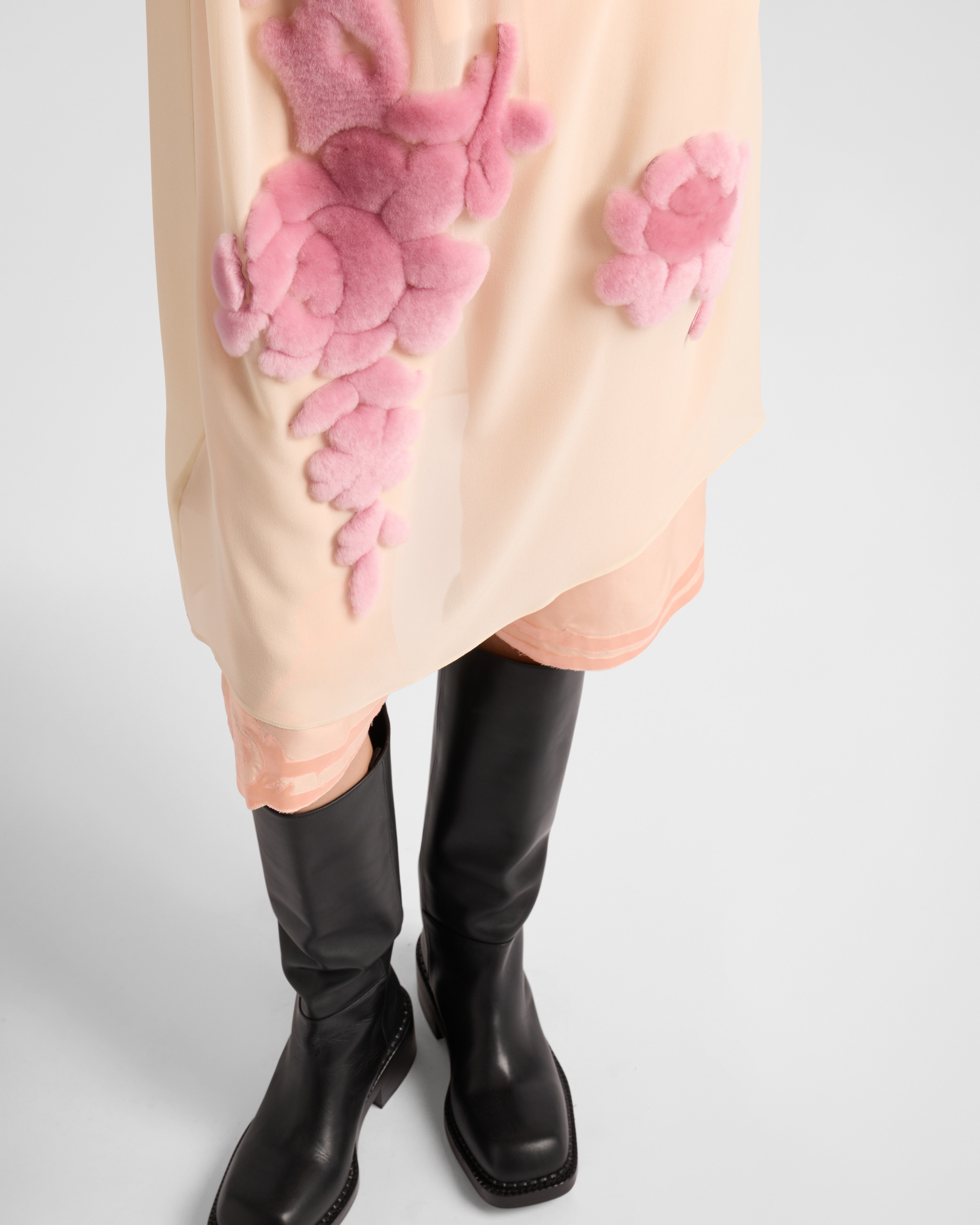 Embroidered georgette dress - 3