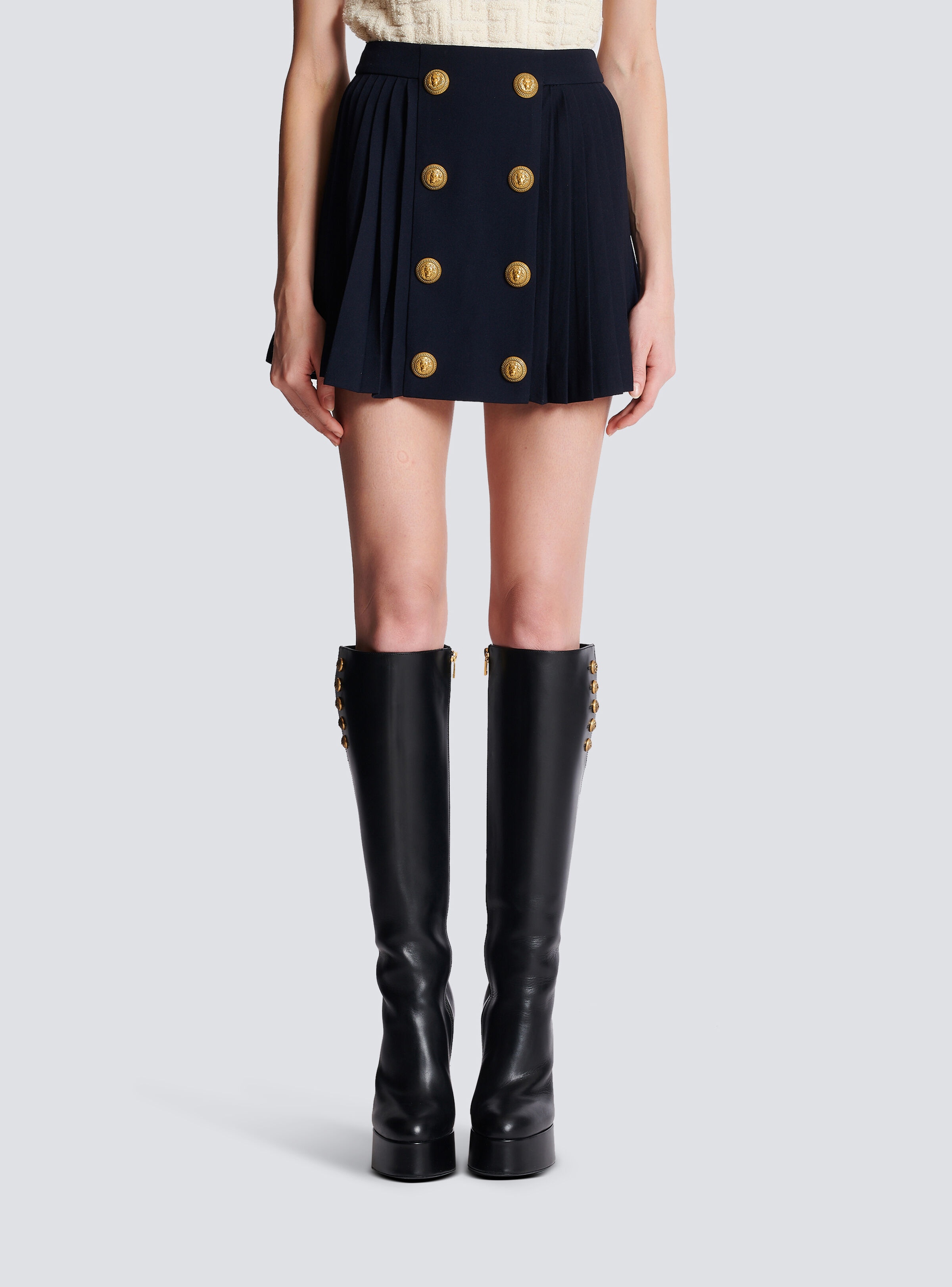 Pleated skirt with two rows of buttons - 5