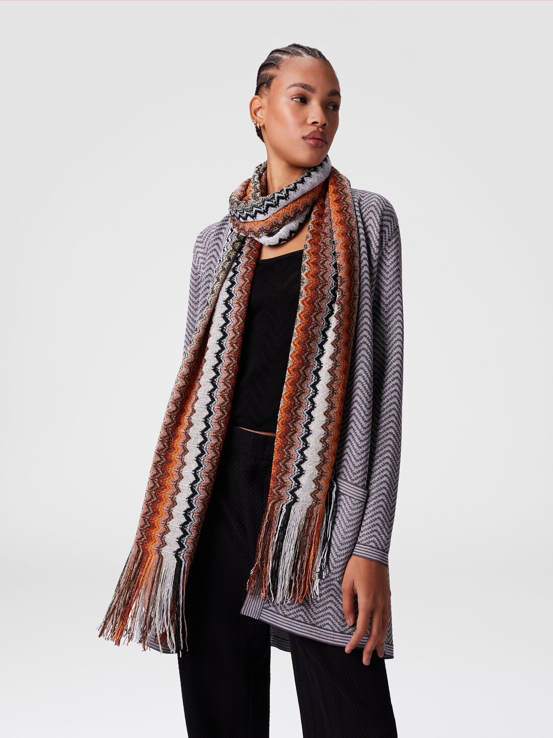 Viscose blend scarf with chevron pattern and fringes - 3
