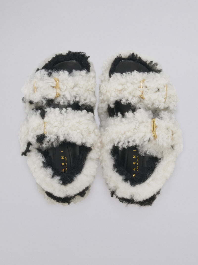 WHITE SHEARLING FUSSBET 4