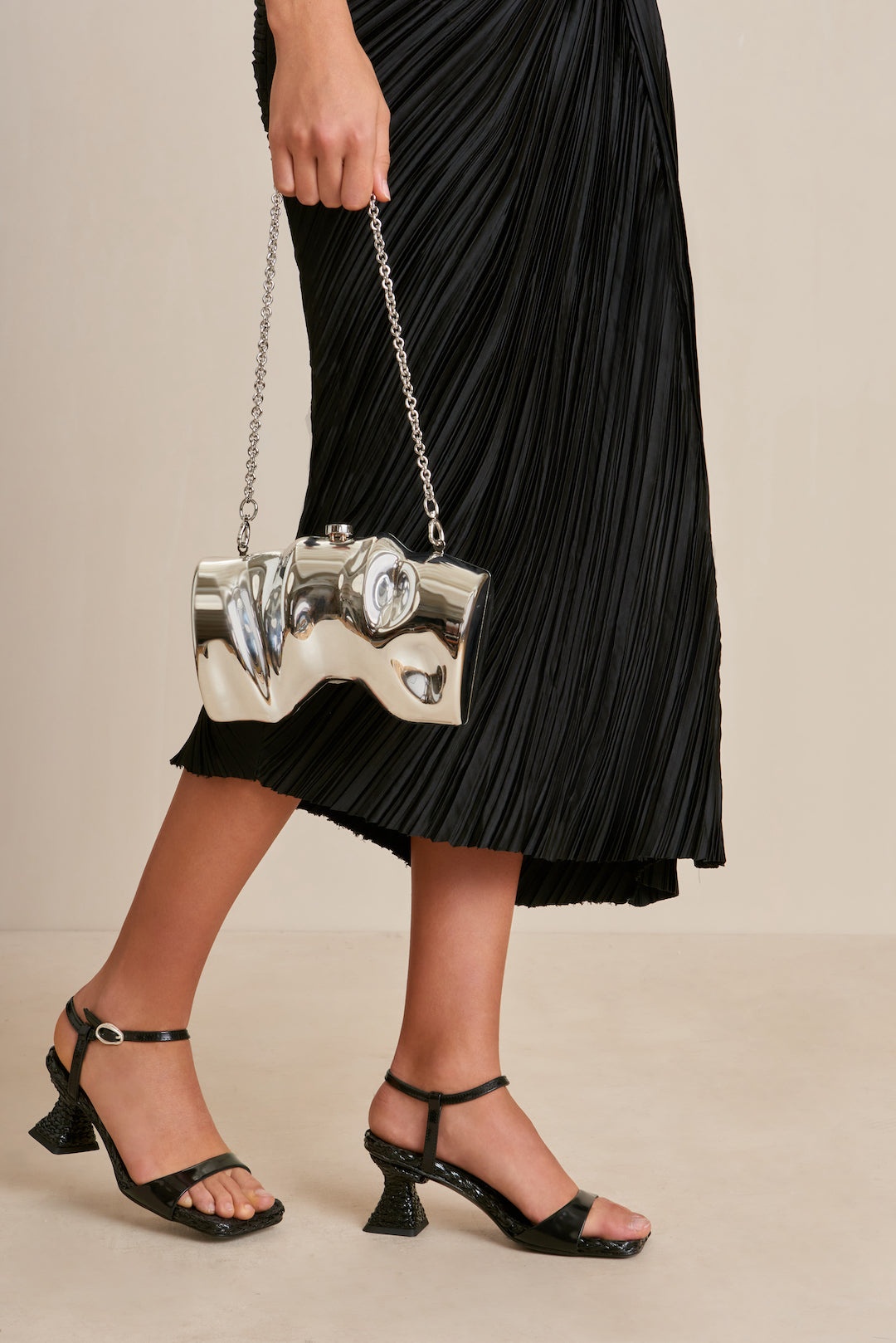 SCRUNCH CLUTCH - 4