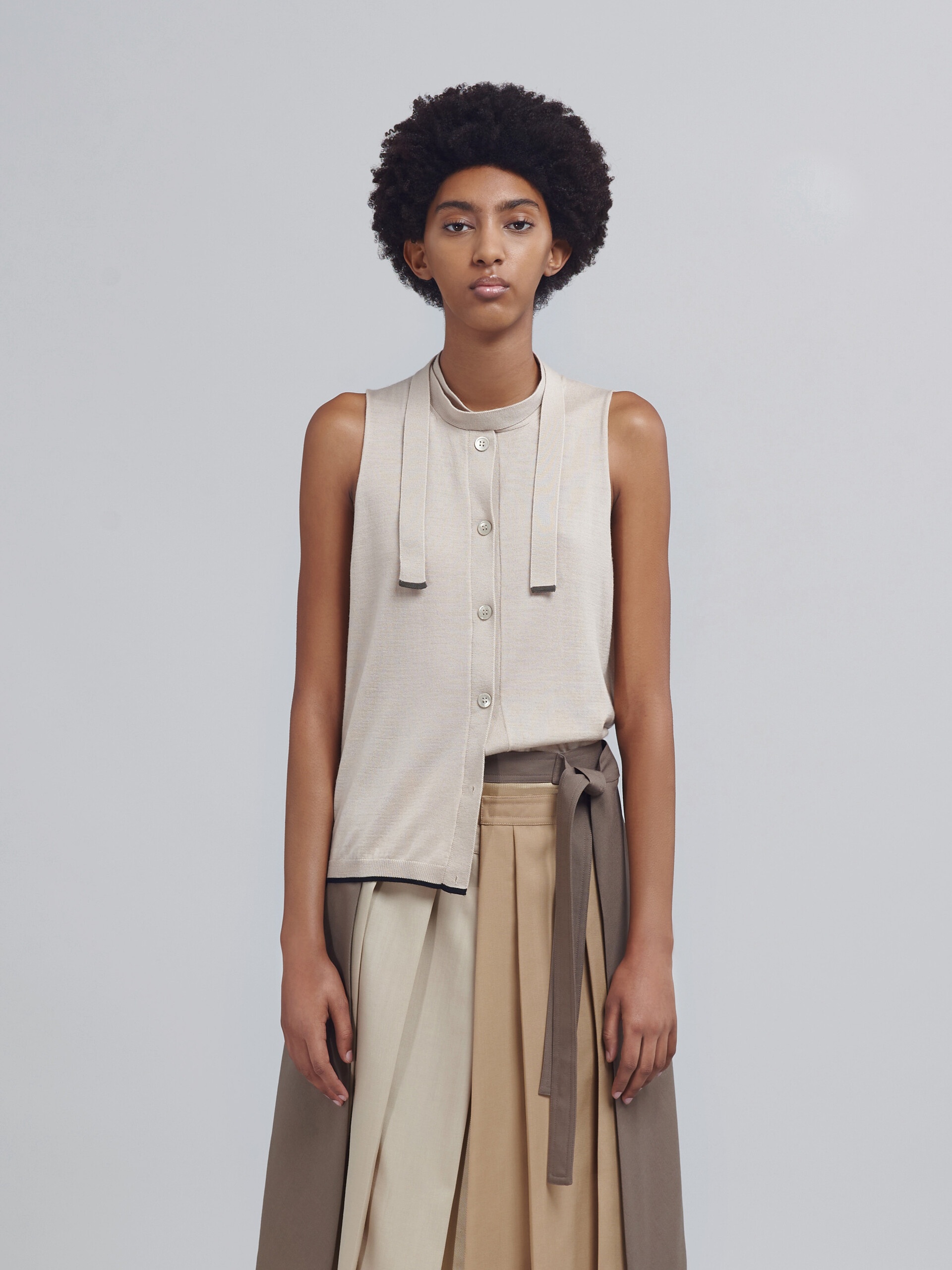 CHIC LIGHT WOOL VEST - 2