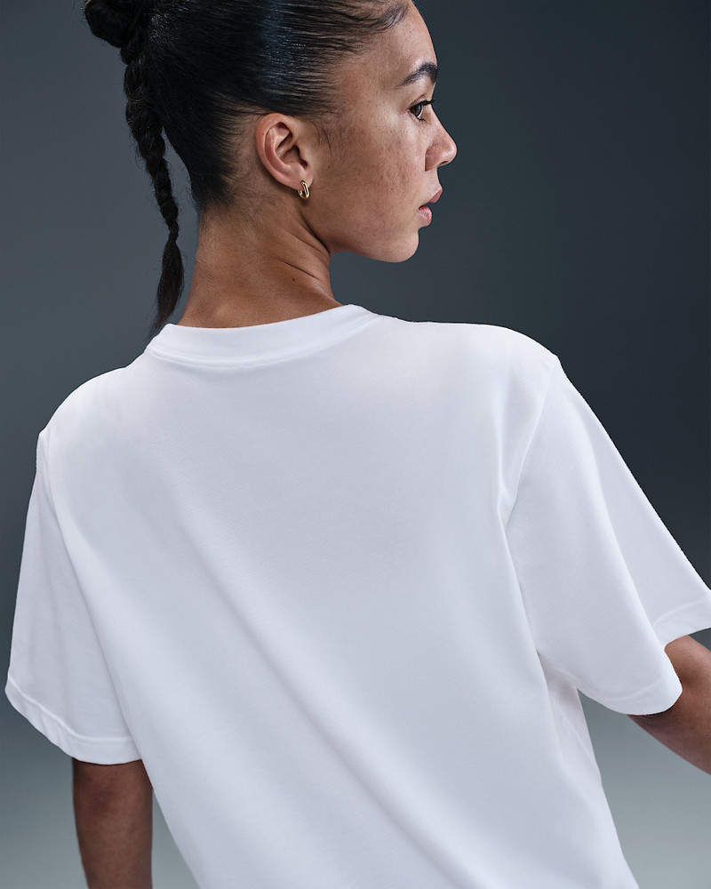 Nike Nike Women's Dri-FIT Short-Sleeve Basketball T-Shirt outlook