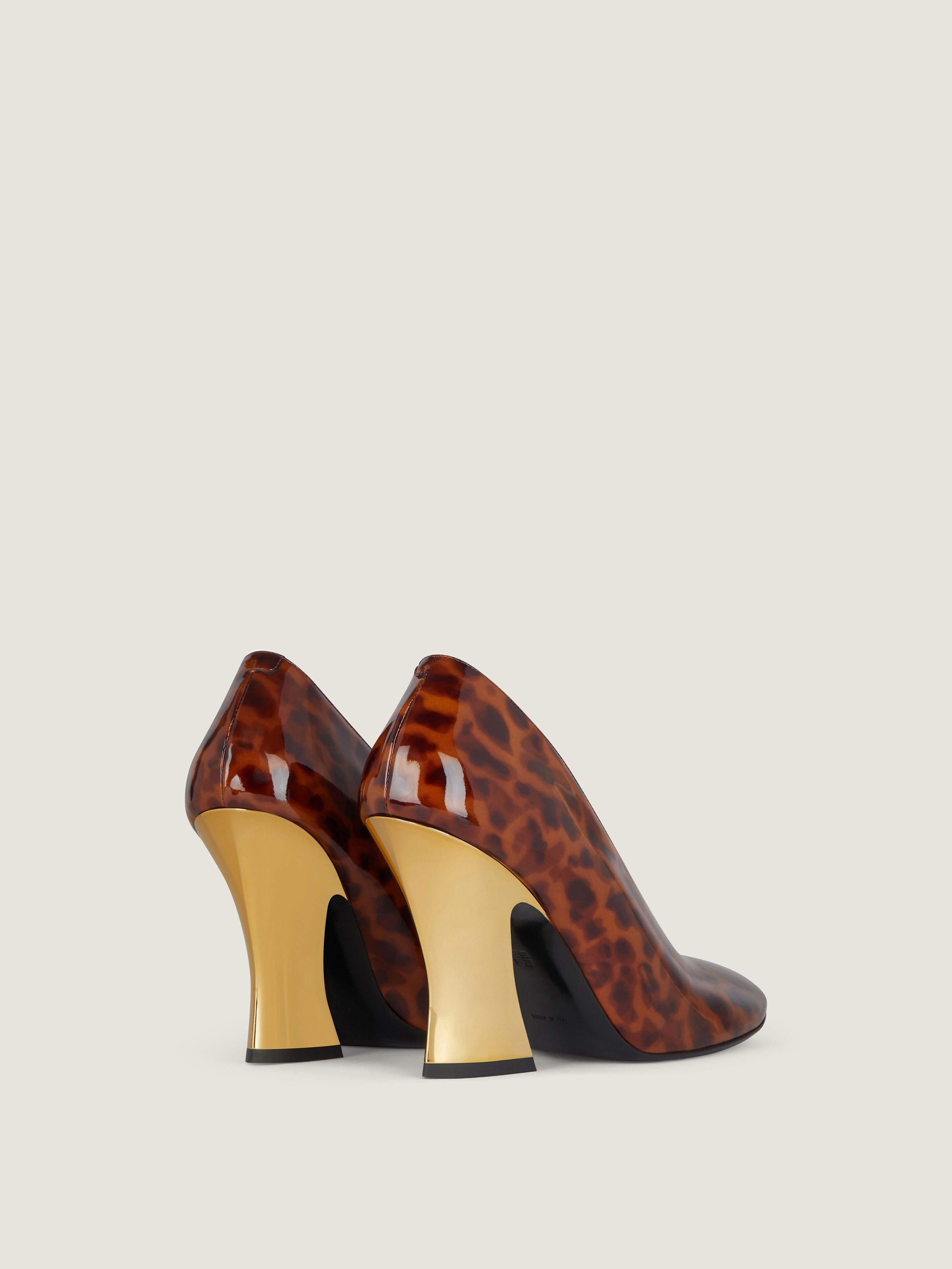 SCULPTED HEELED PUMPS IN TORTOISE SHELL PATENT LEATHER - 5