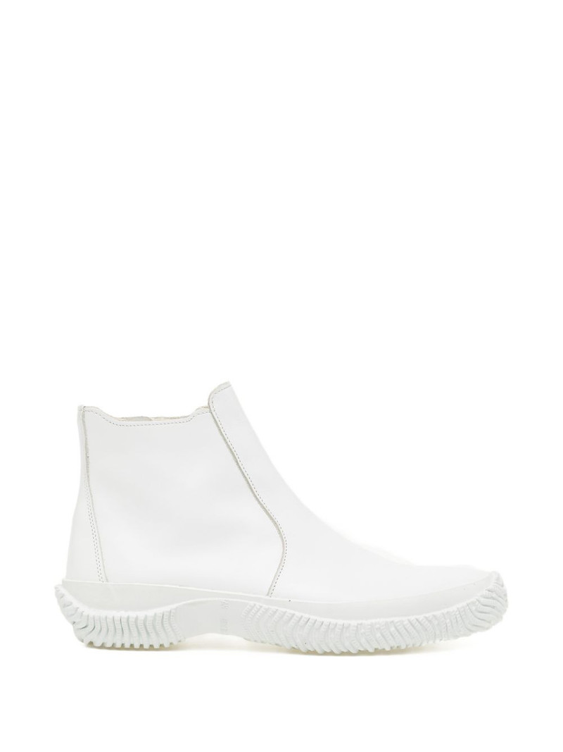 ruffled boots 1