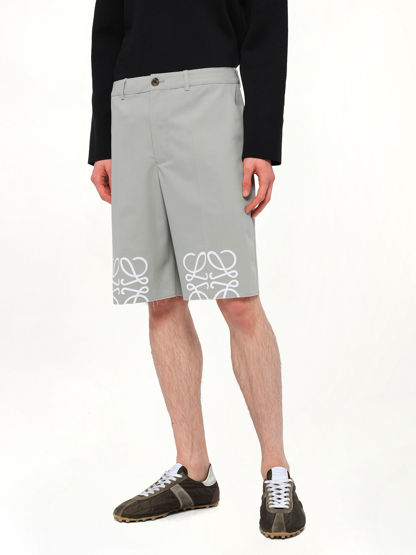 Anagram Shorts in Light Grey - 6