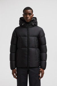 Moncler Montcla Short Down Jacket | REVERSIBLE