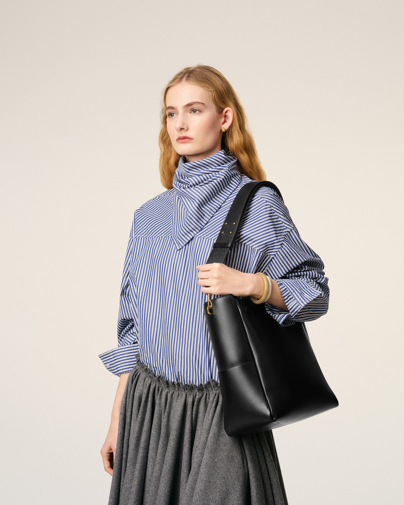 AMI Paris BLACK SMOOTH LEATHER CARROUSEL BUCKET BAG outlook