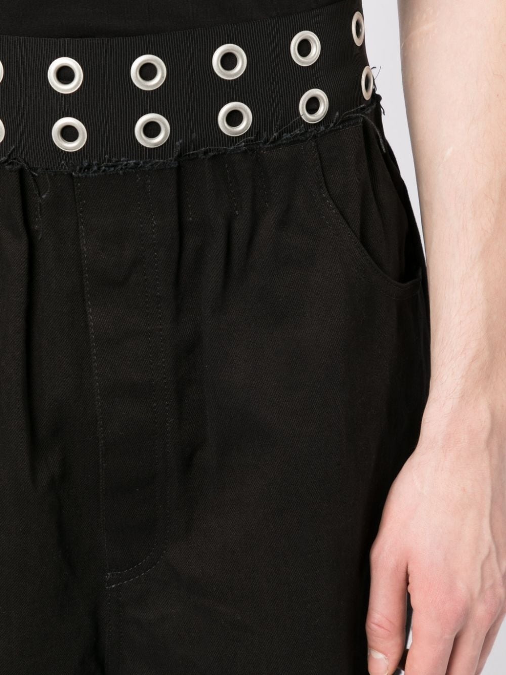 eyelet-detail denim shorts - 5