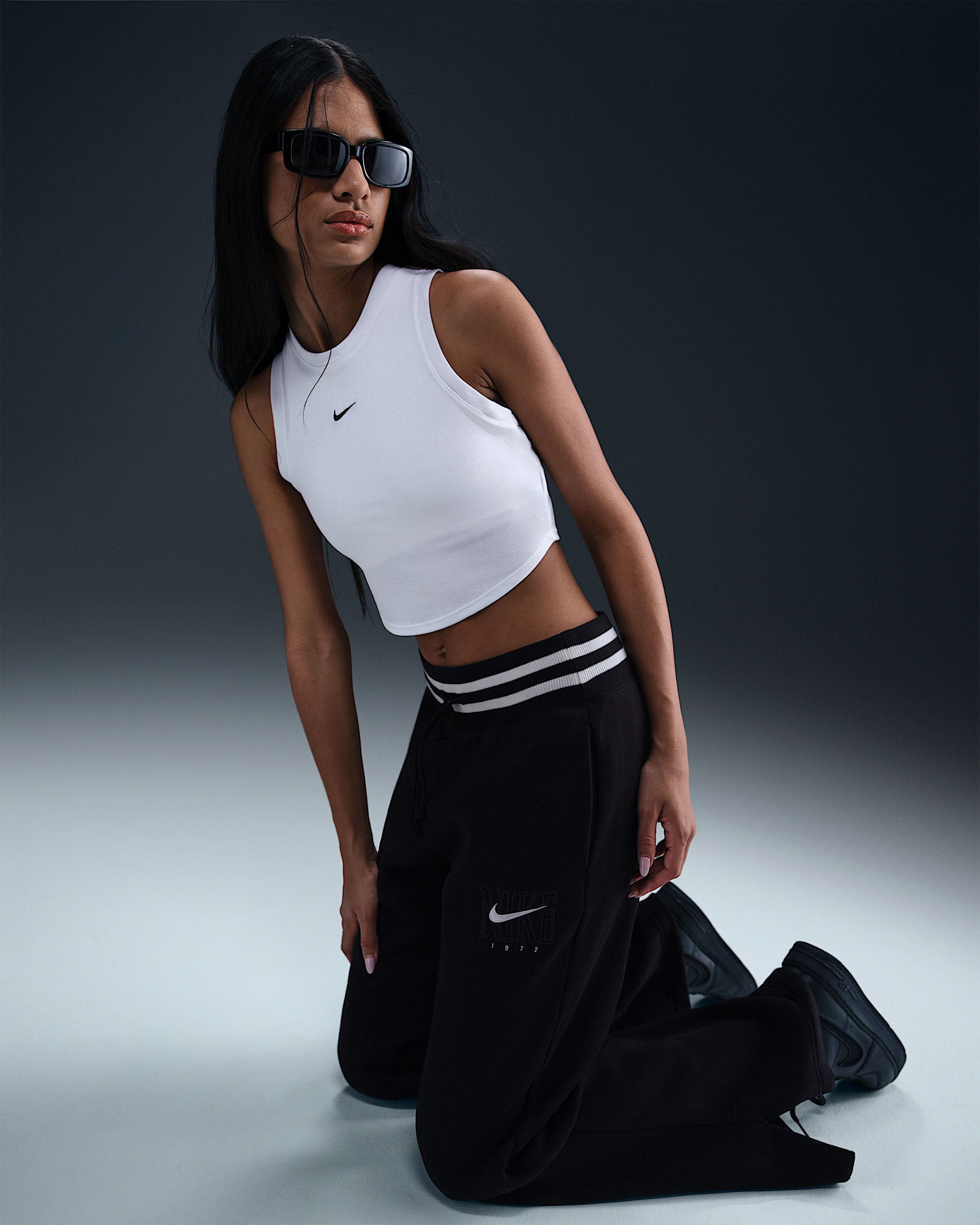 Nike Sportswear Phoenix Fleece Women's High-Waisted Wide-Leg Graphic Pants - 5