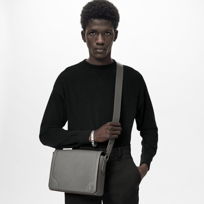 Louis Vuitton New Flap Messenger outlook