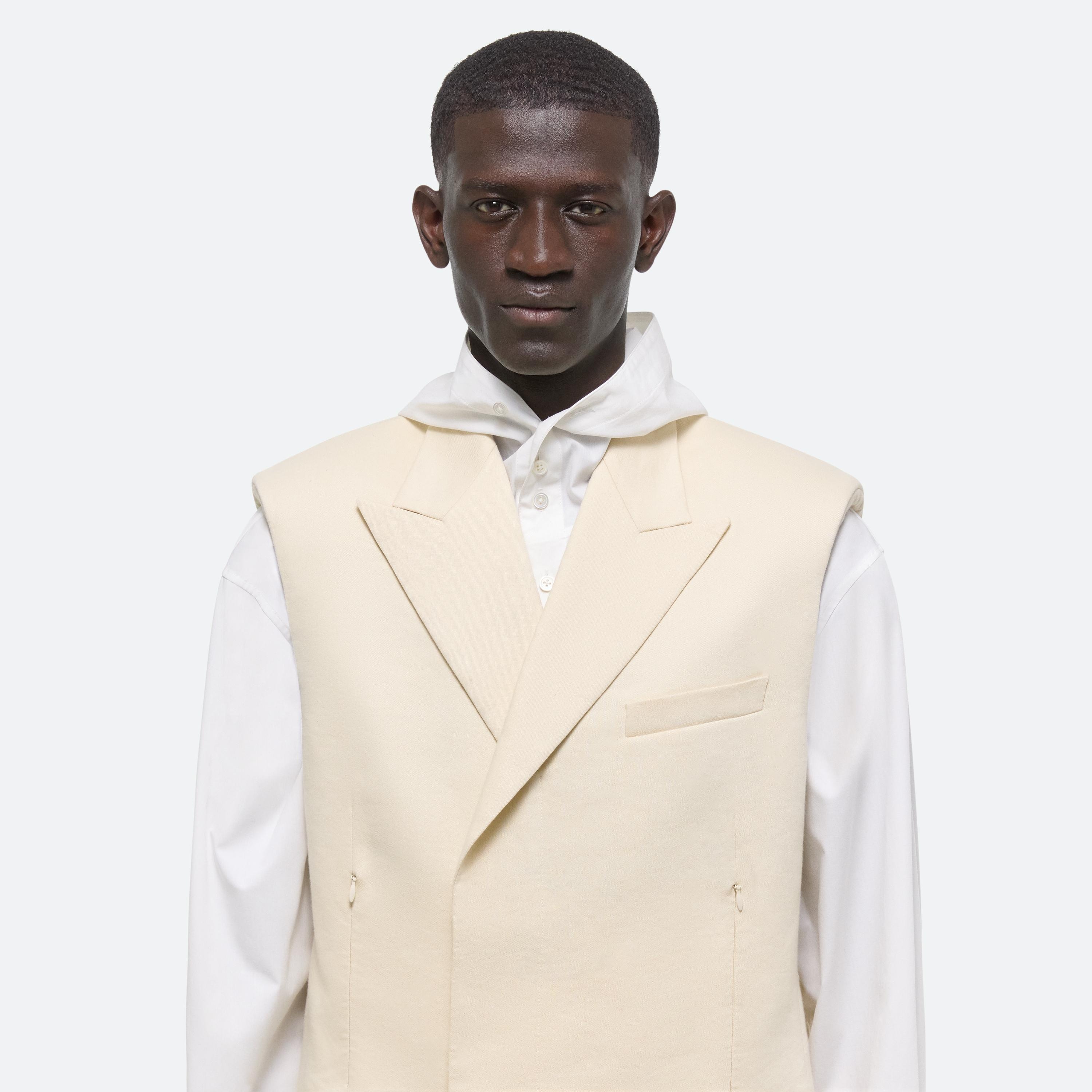 SLEEVELESS CAR BLAZER - 10