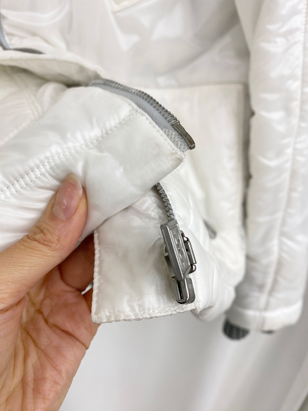 Chanel Sport 2003 A Season White Padding - 14