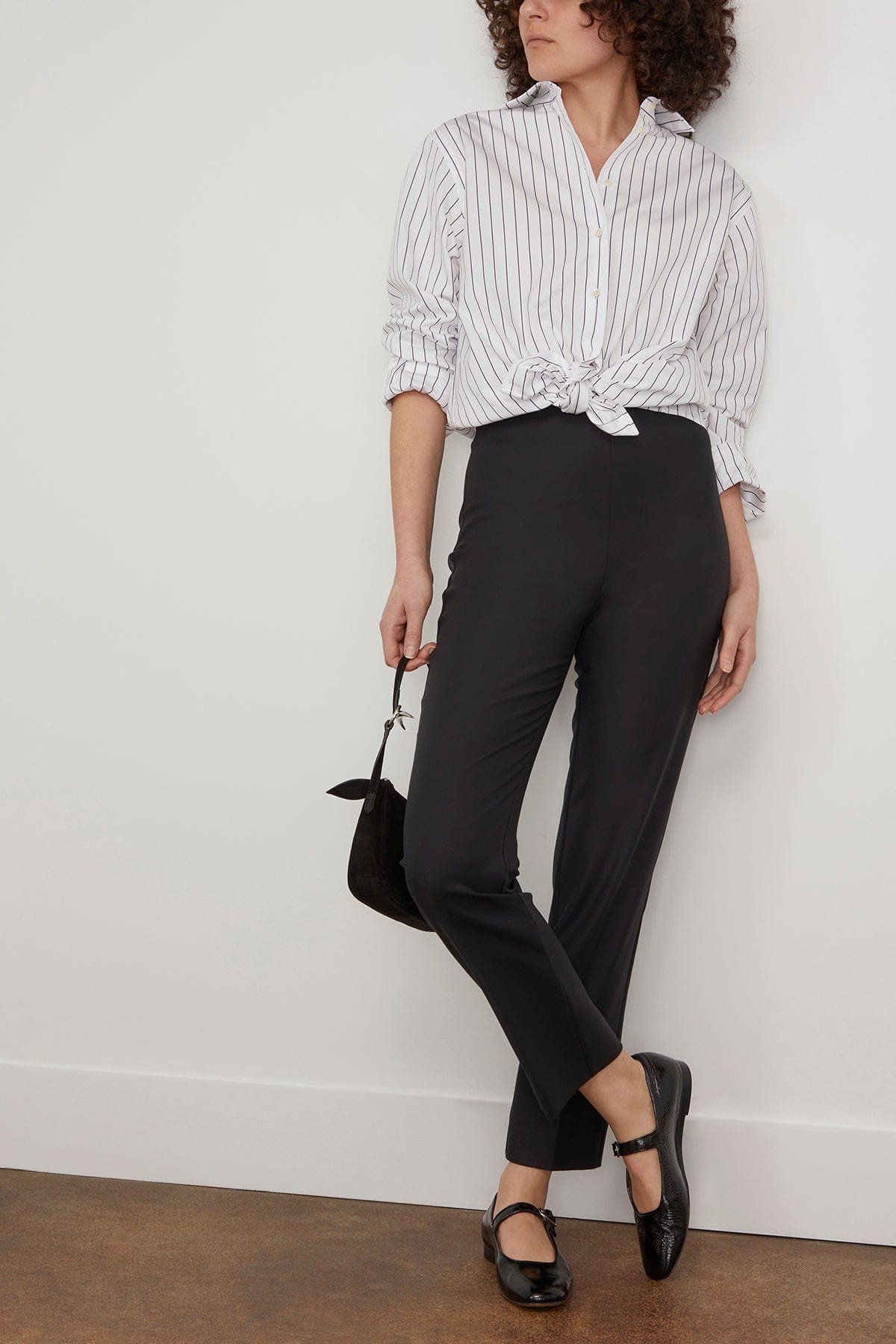 Cigarette Leg Trousers in Noir - 2