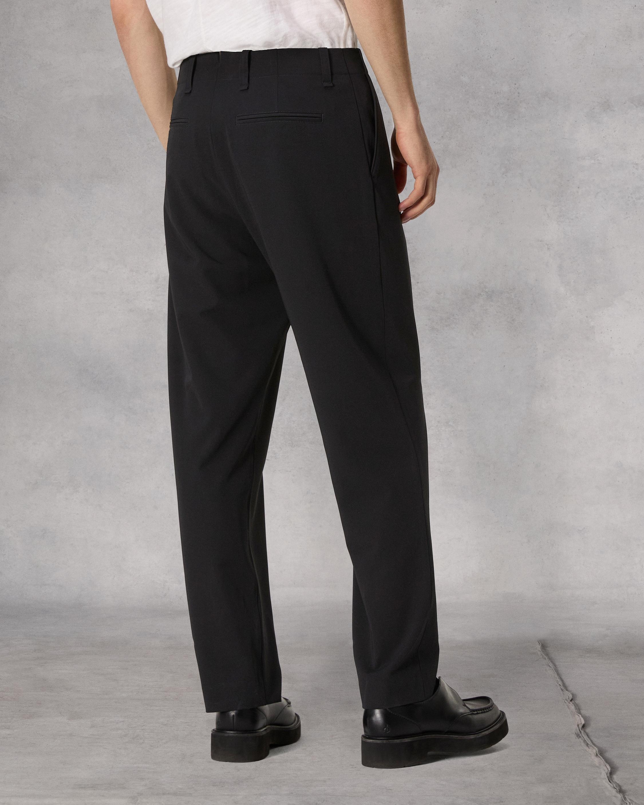 Bradford Pant
Relaxed Fit - 5