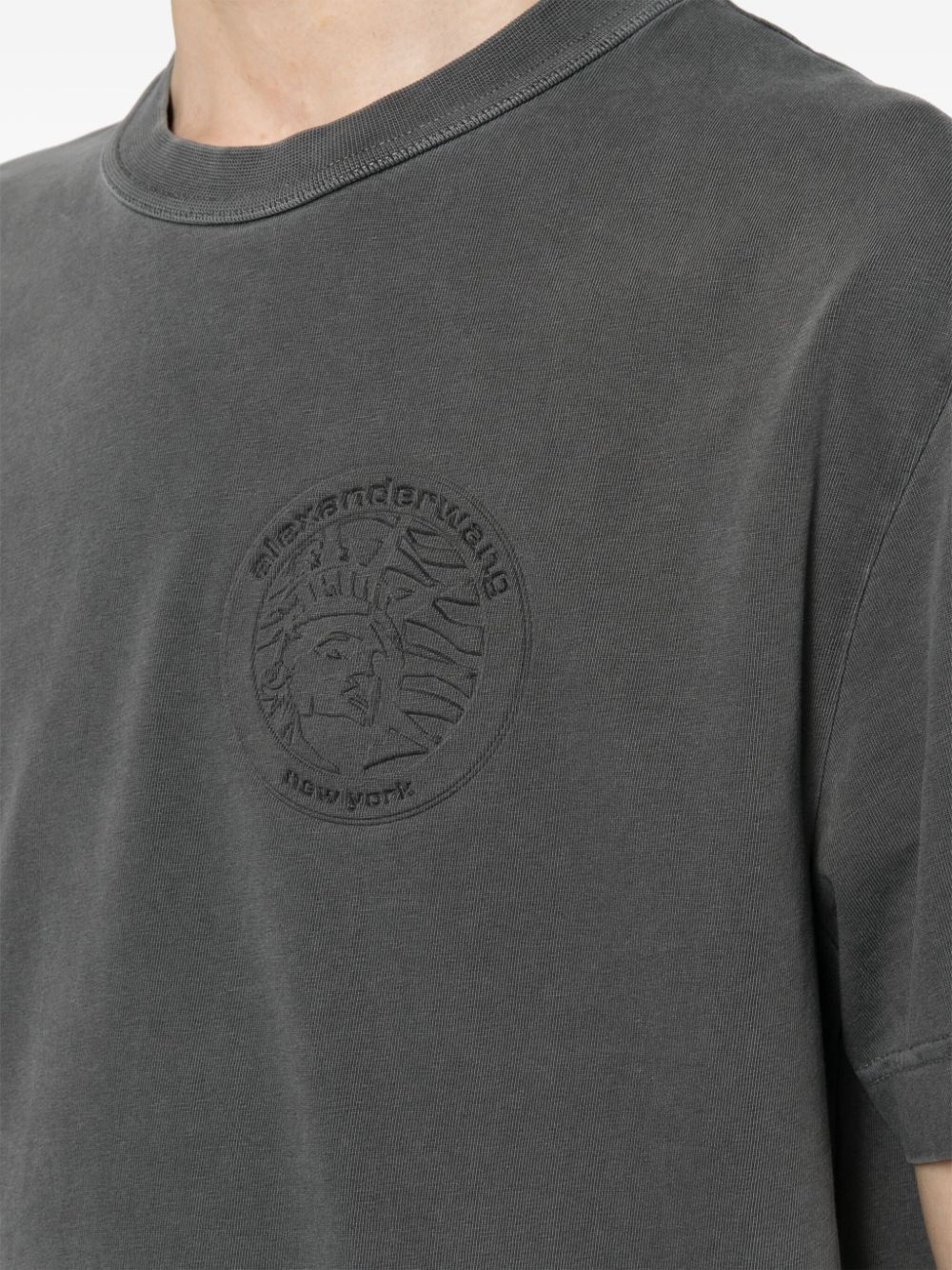 statue of liberty-embossed crew neck T-shirt - 6