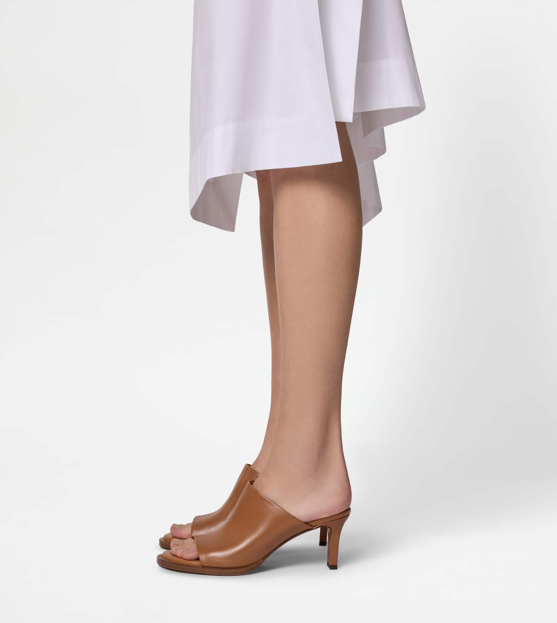 MULES IN LEATHER - BROWN - 6