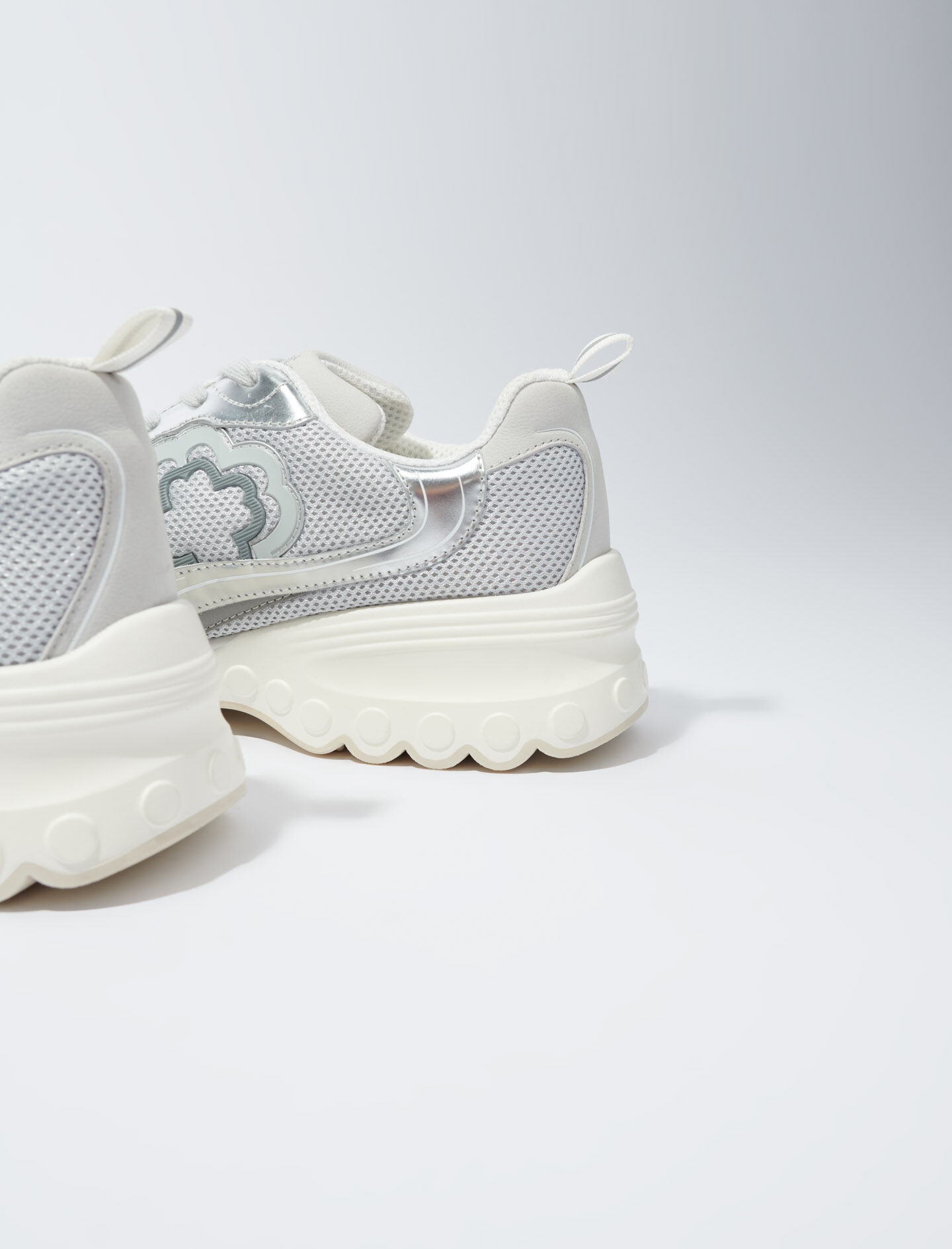 M Sneakers - 4
